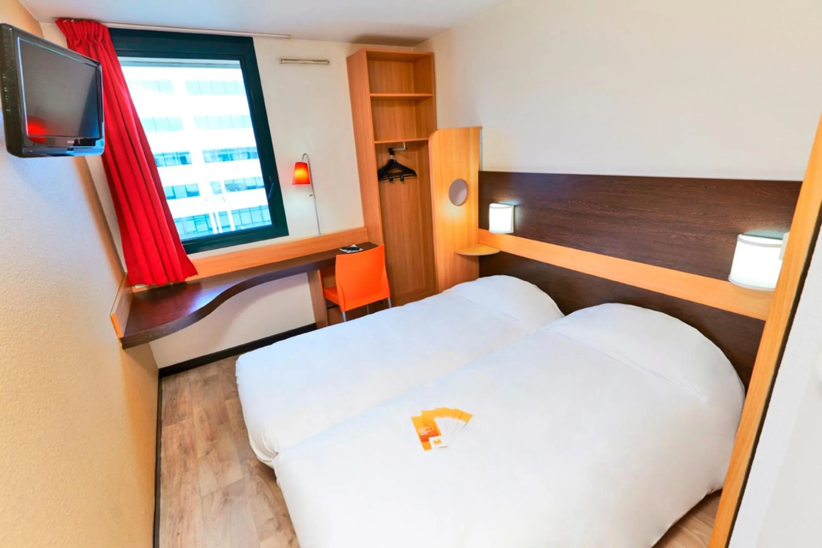 Garden, Bed in Première Classe Paris-Ouest Gennevilliers