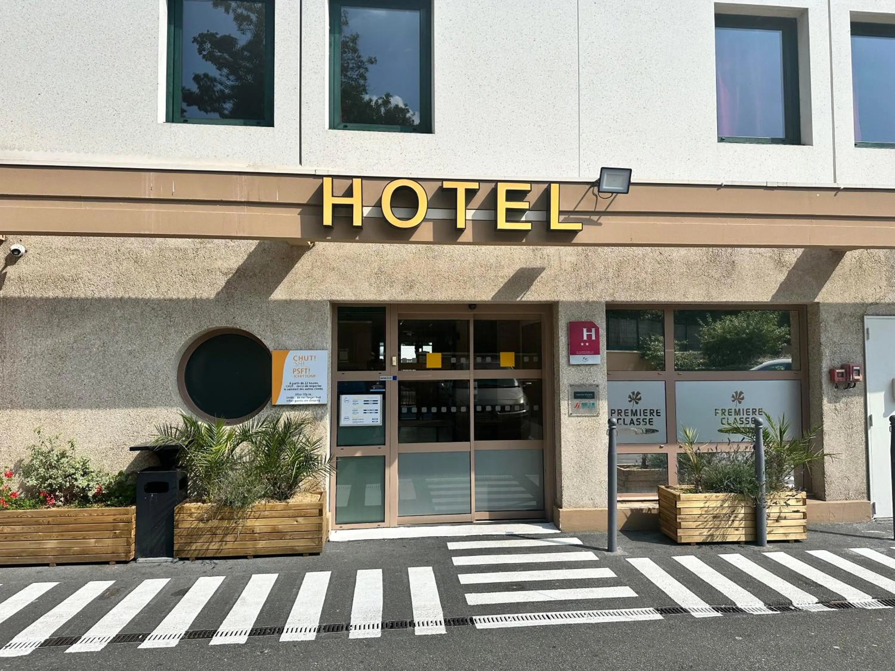 Facade/entrance in Première Classe Paris-Ouest Gennevilliers