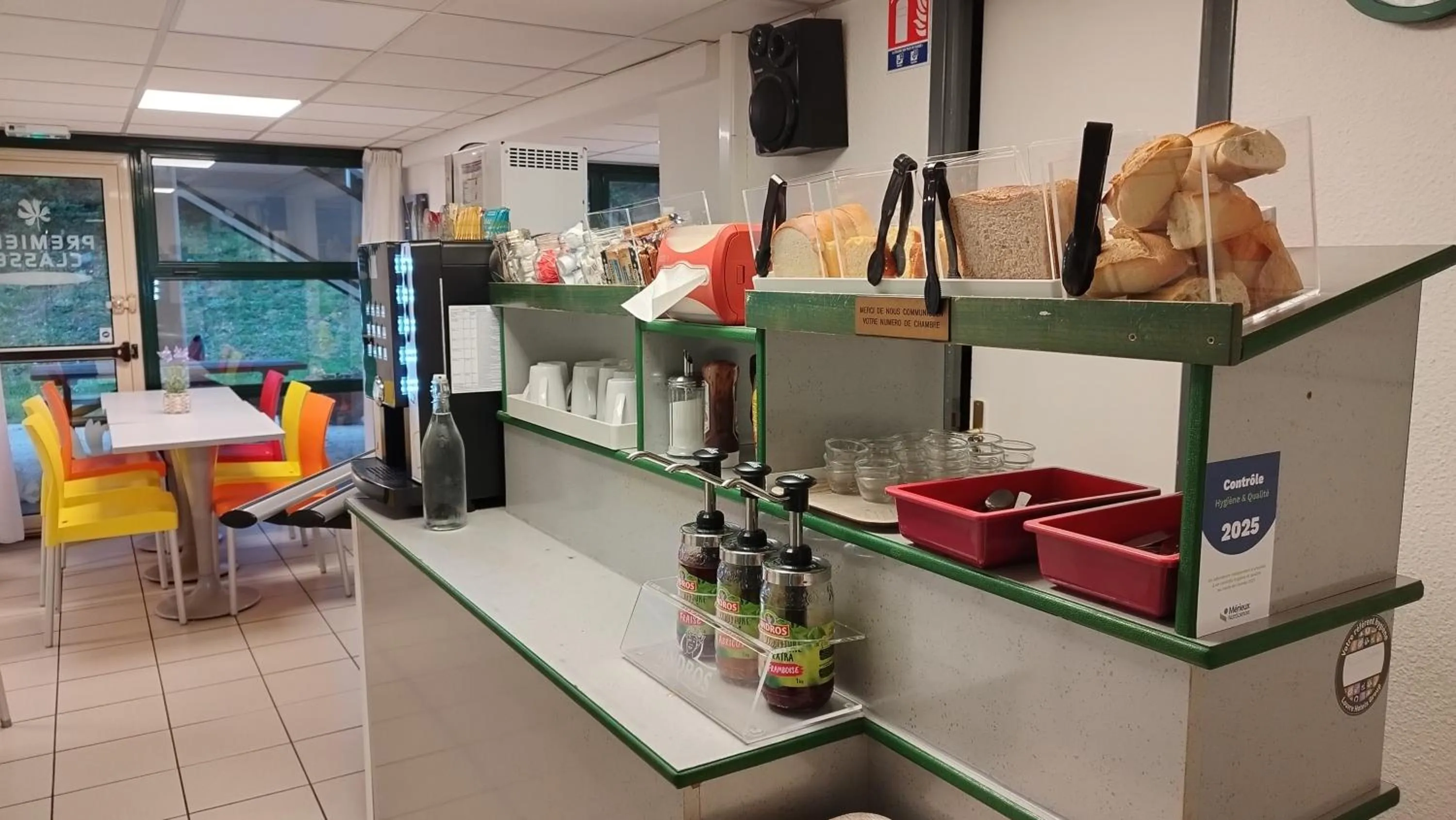 Breakfast in Premiere Classe La Rochelle Sud - Angoulins