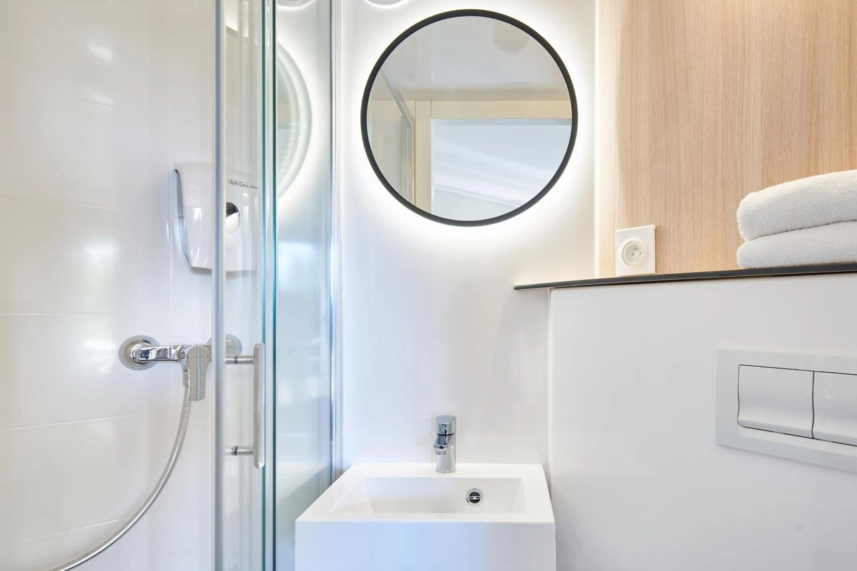 Shower in Premiere Classe Freyming Merlebach