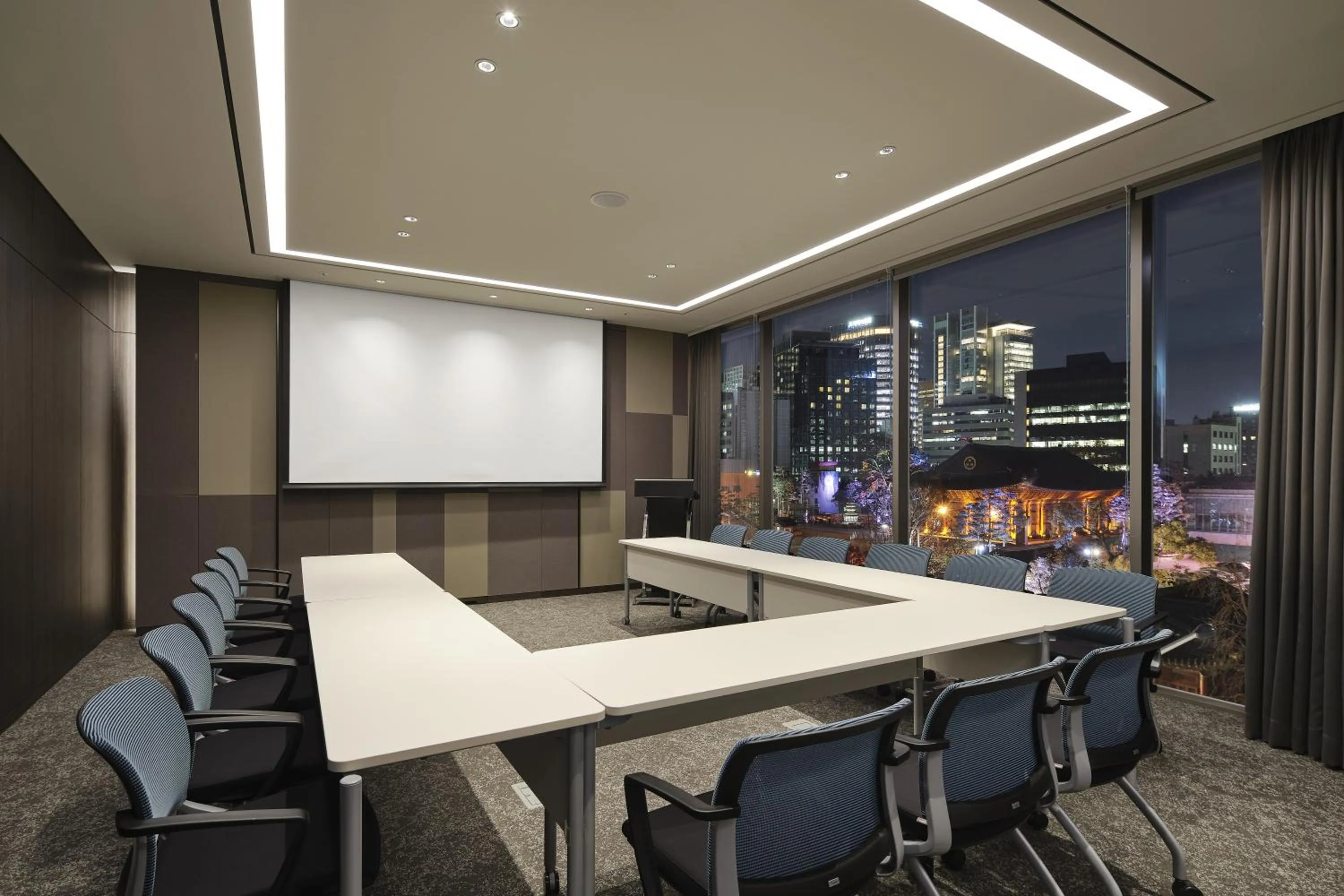Business facilities in Nine Tree by Parnas Seoul Insadong