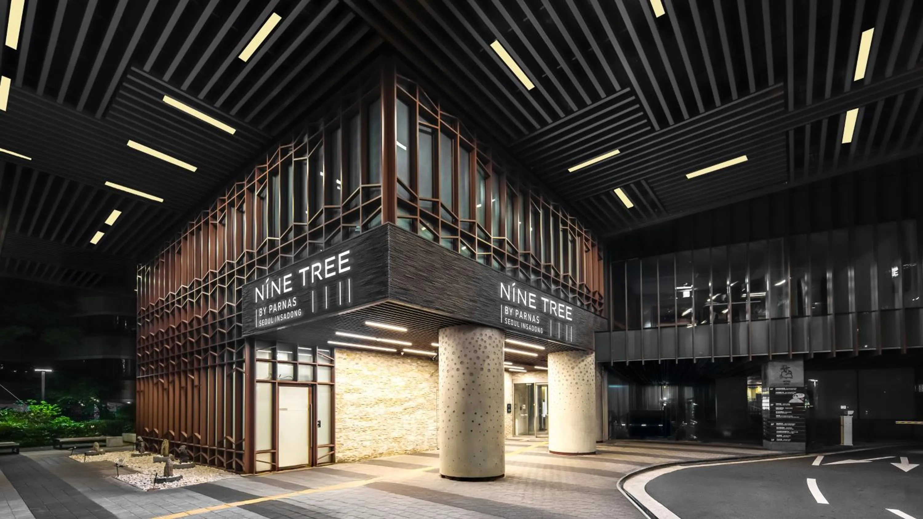 Property building in Nine Tree by Parnas Seoul Insadong