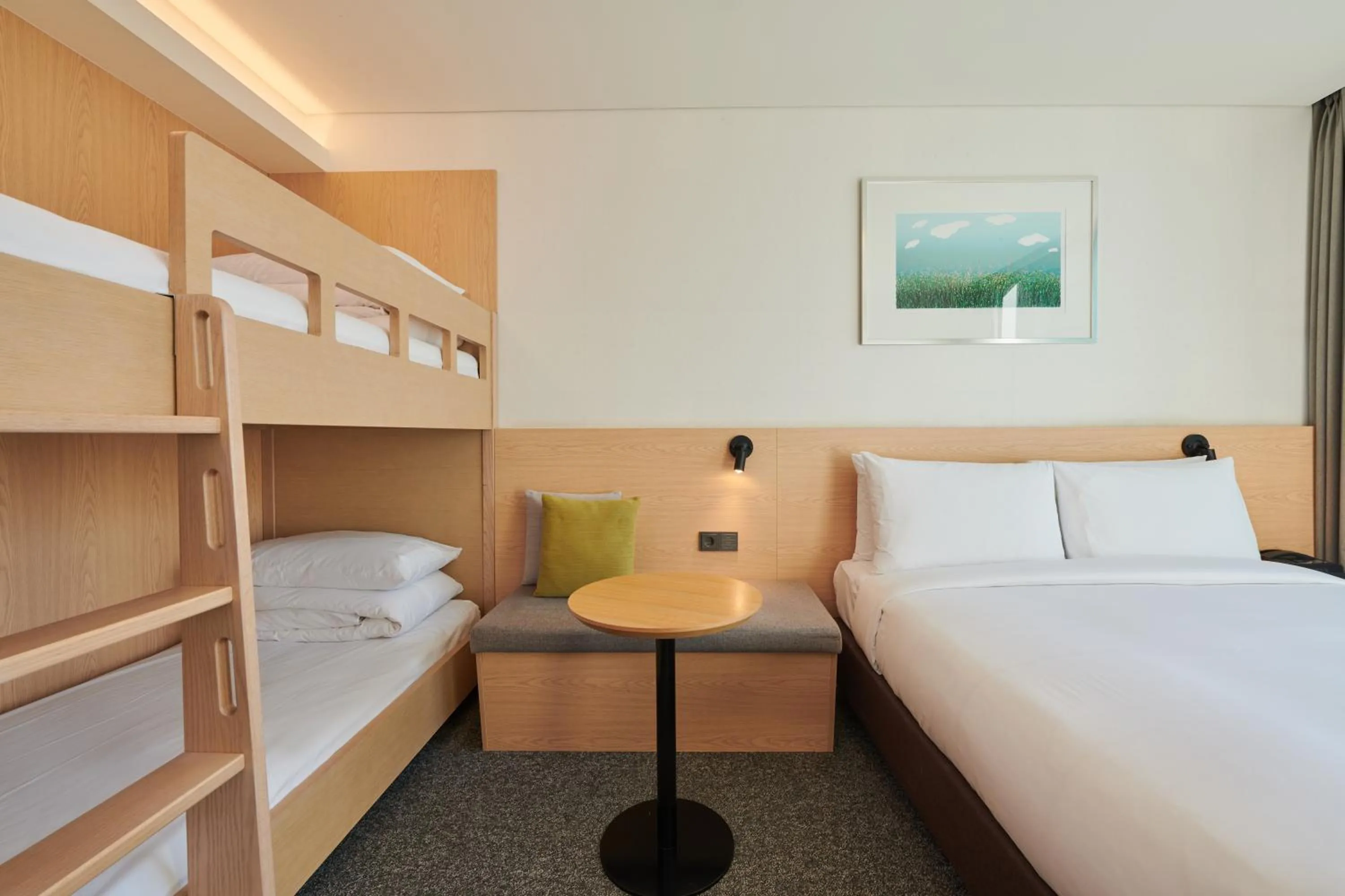 Photo of the whole room, Bed in Nine Tree by Parnas Seoul Insadong