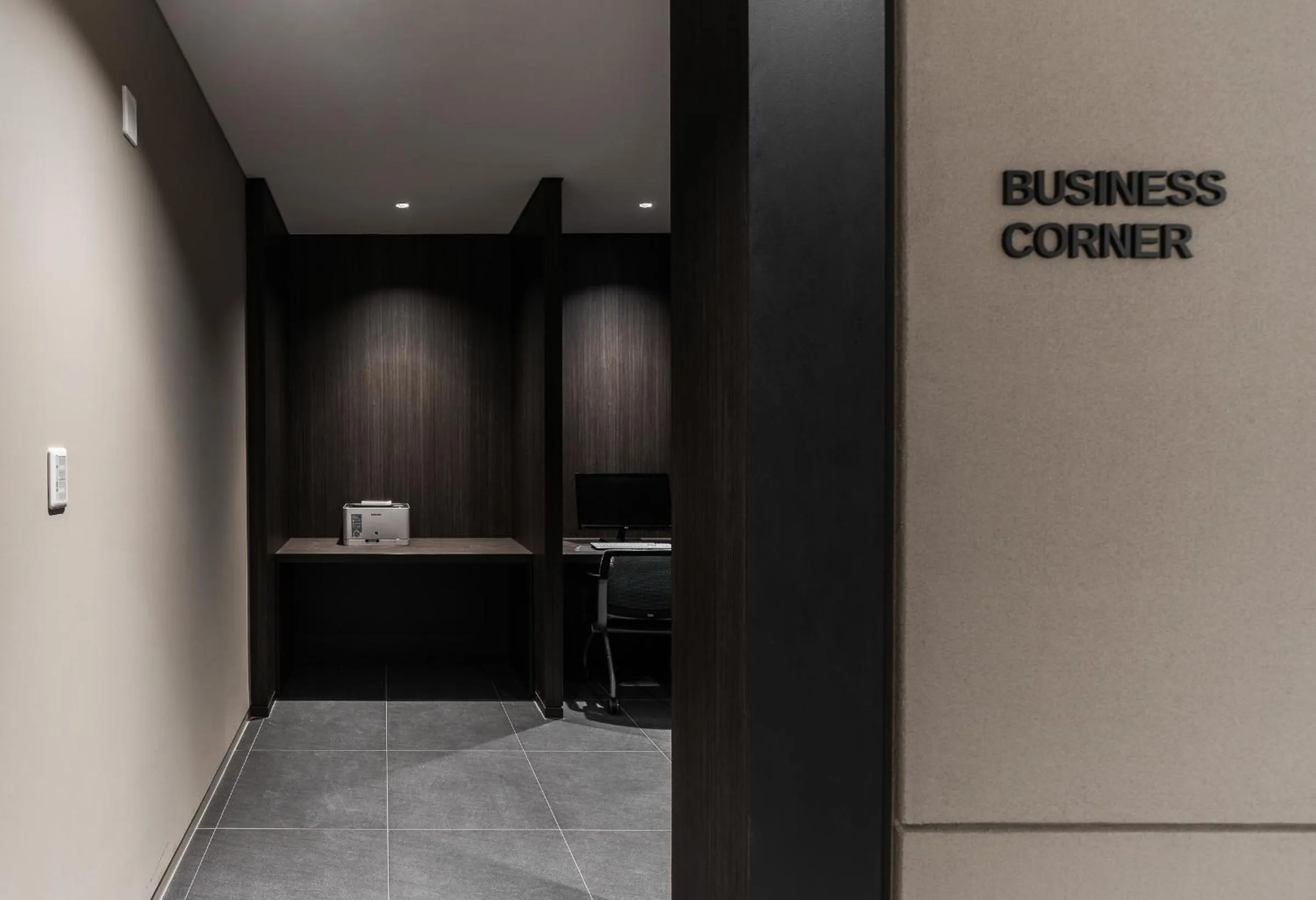 Business facilities in Nine Tree by Parnas Seoul Insadong