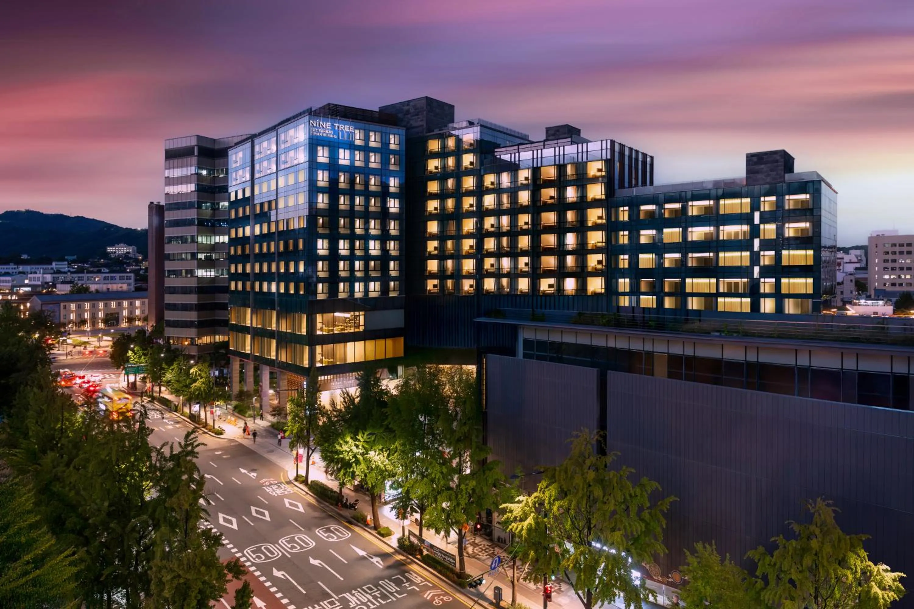 Property building in Nine Tree by Parnas Seoul Insadong