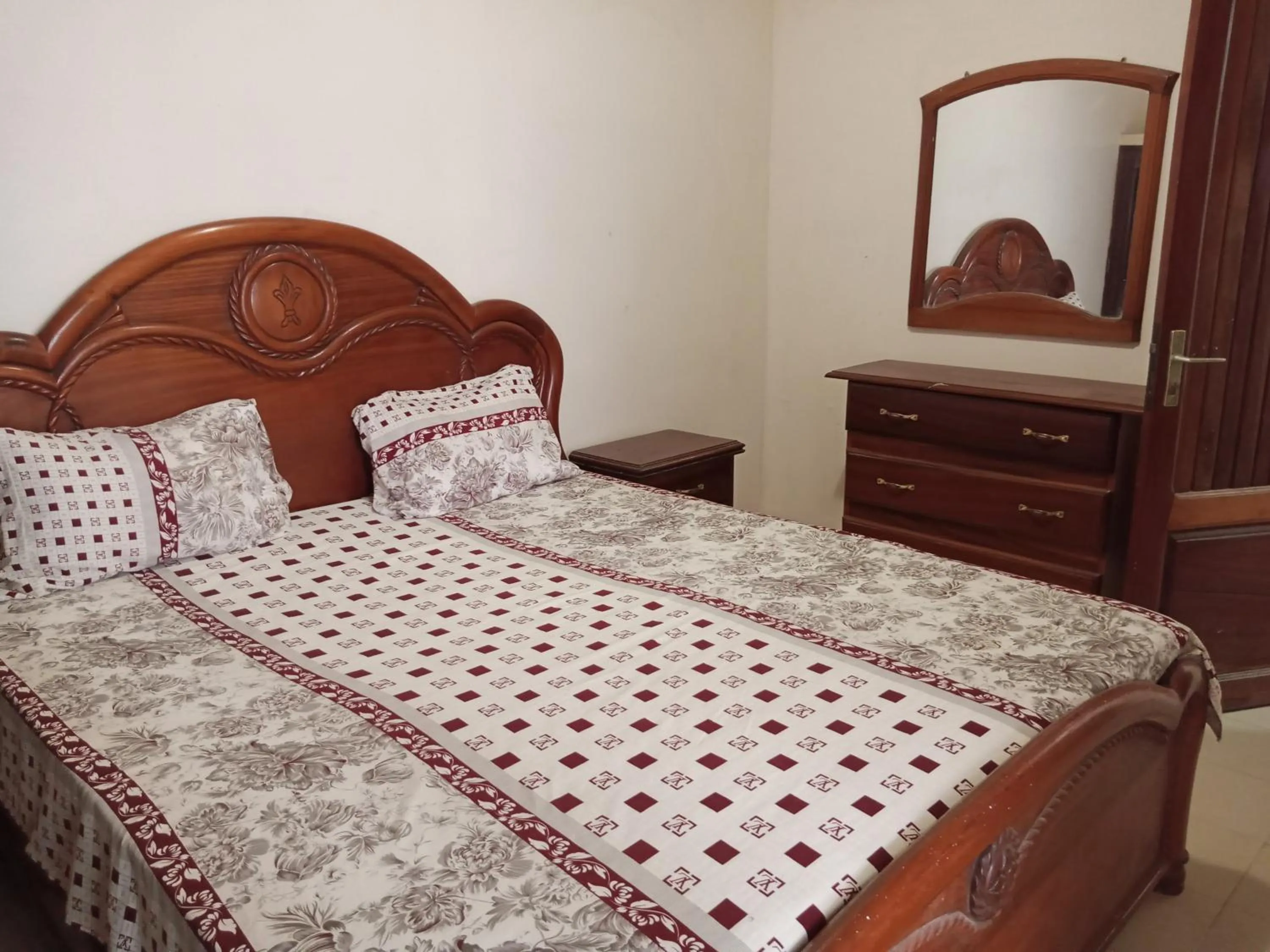 Bed in Kakatar Family Residence , Yoff
