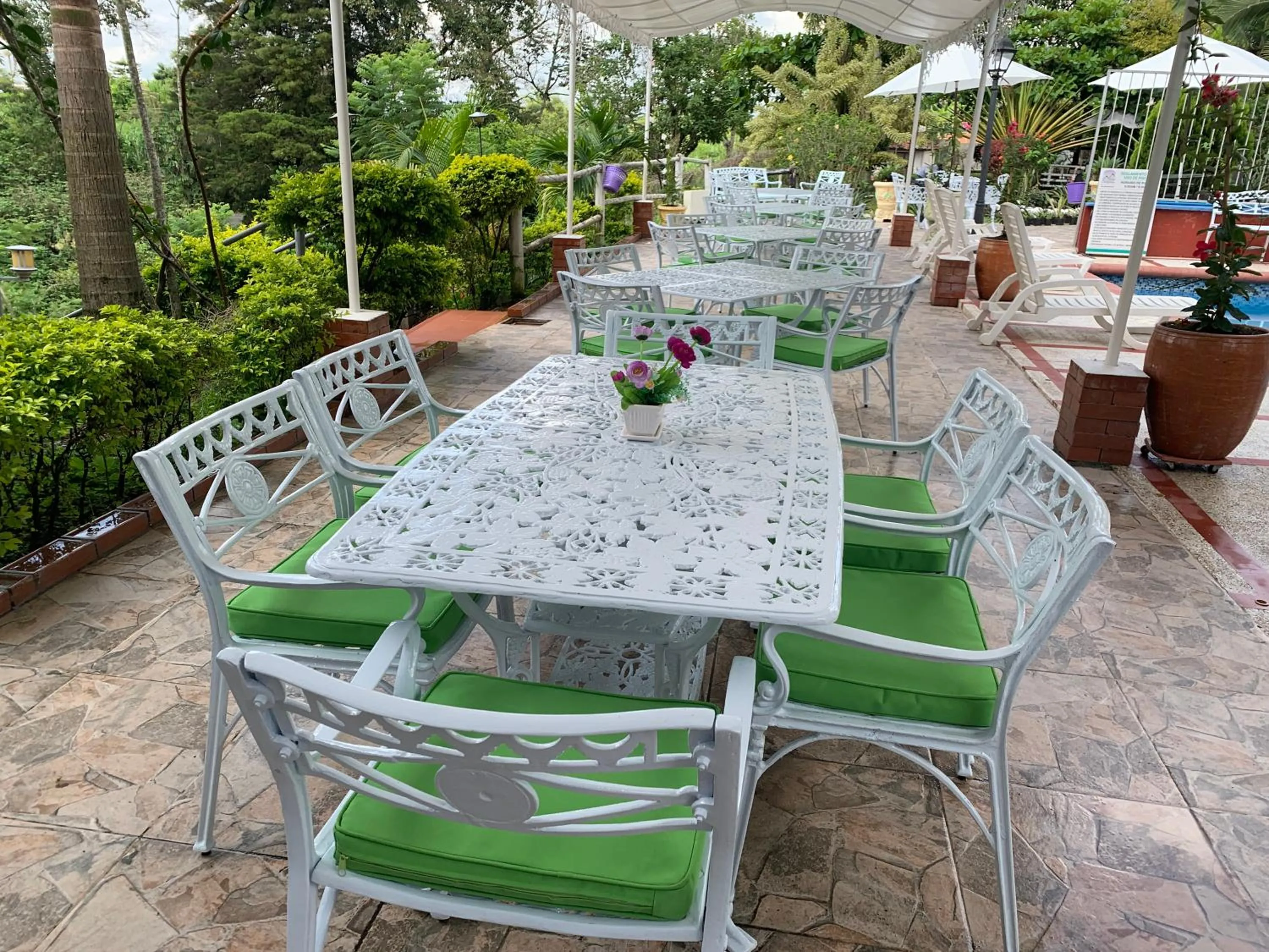 Patio in Hotel West California