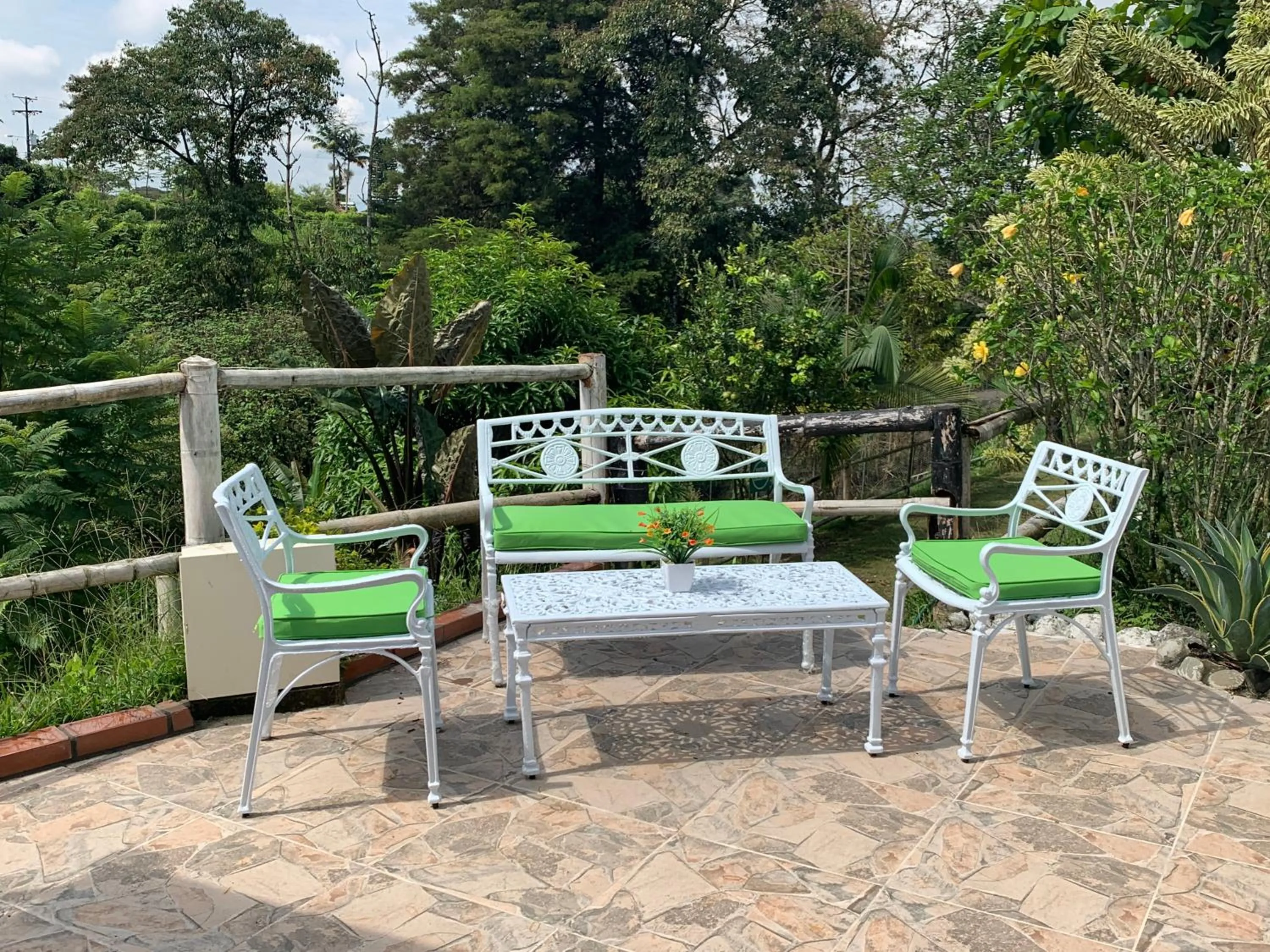 Patio in Hotel West California