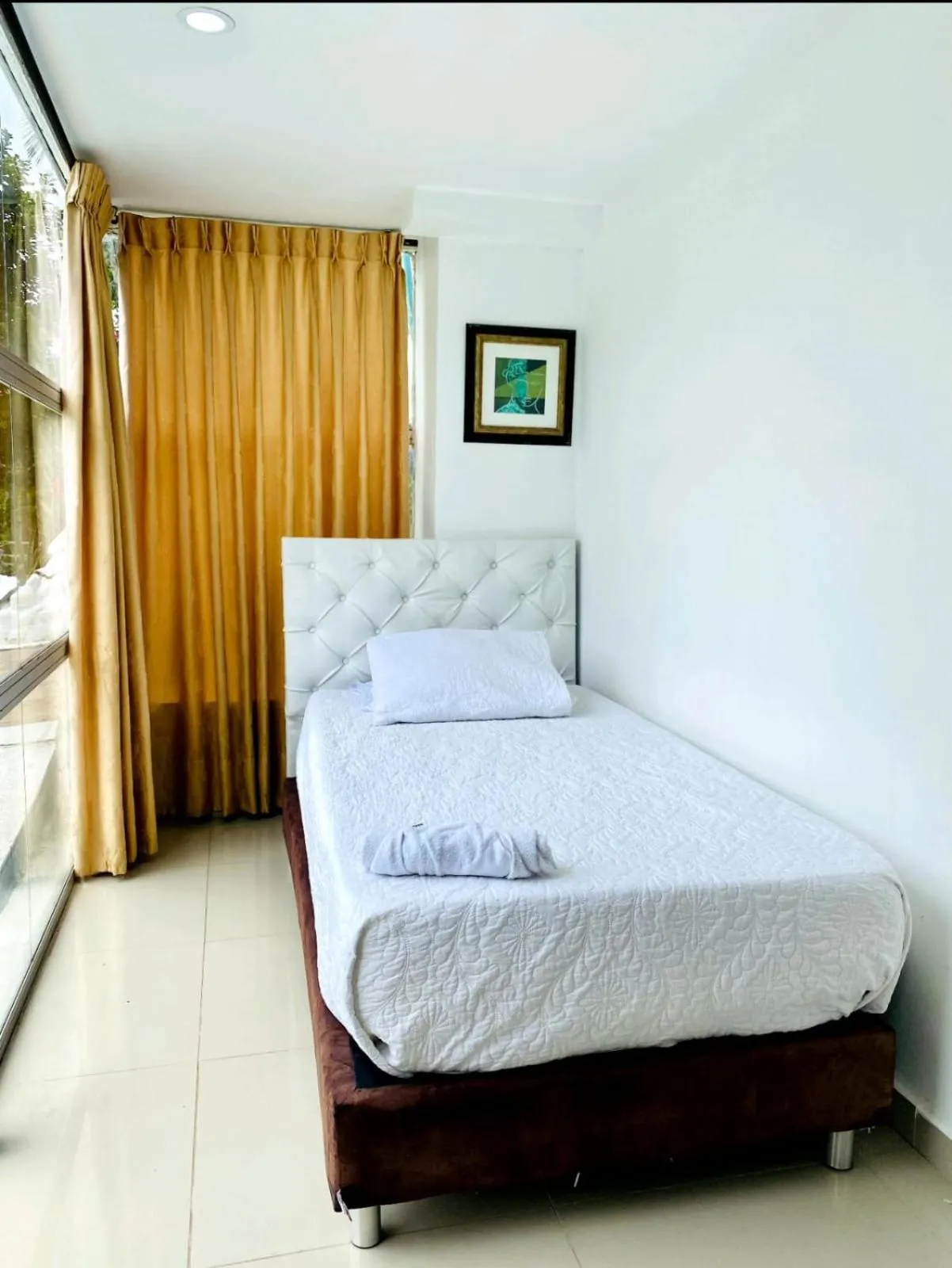 Bed in Hotel West California