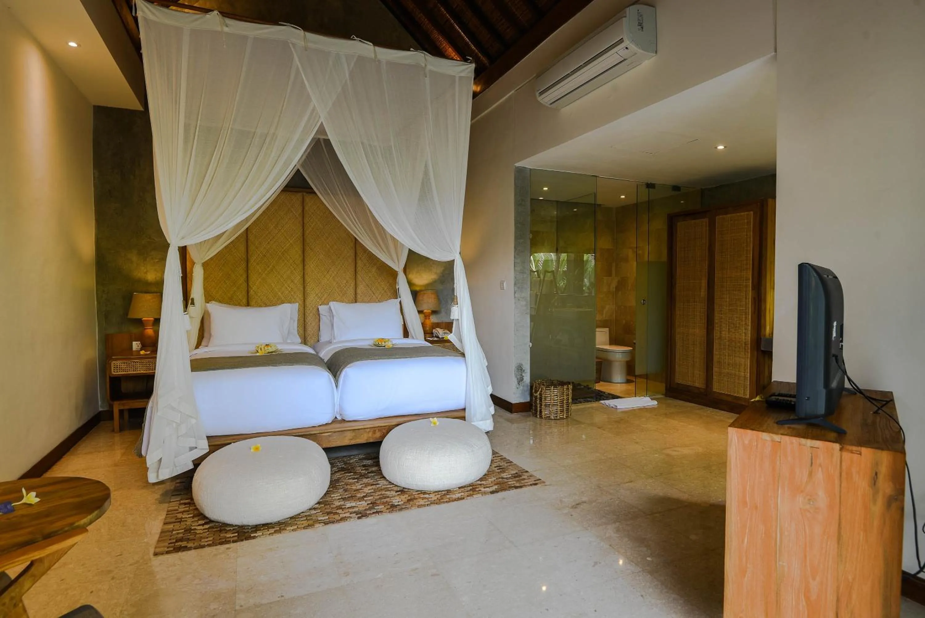Bedroom, Bed in Purana Suite Ubud