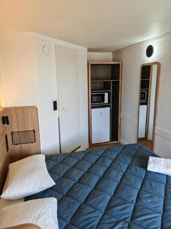 Bed in Premiere Classe Compiegne - Jaux