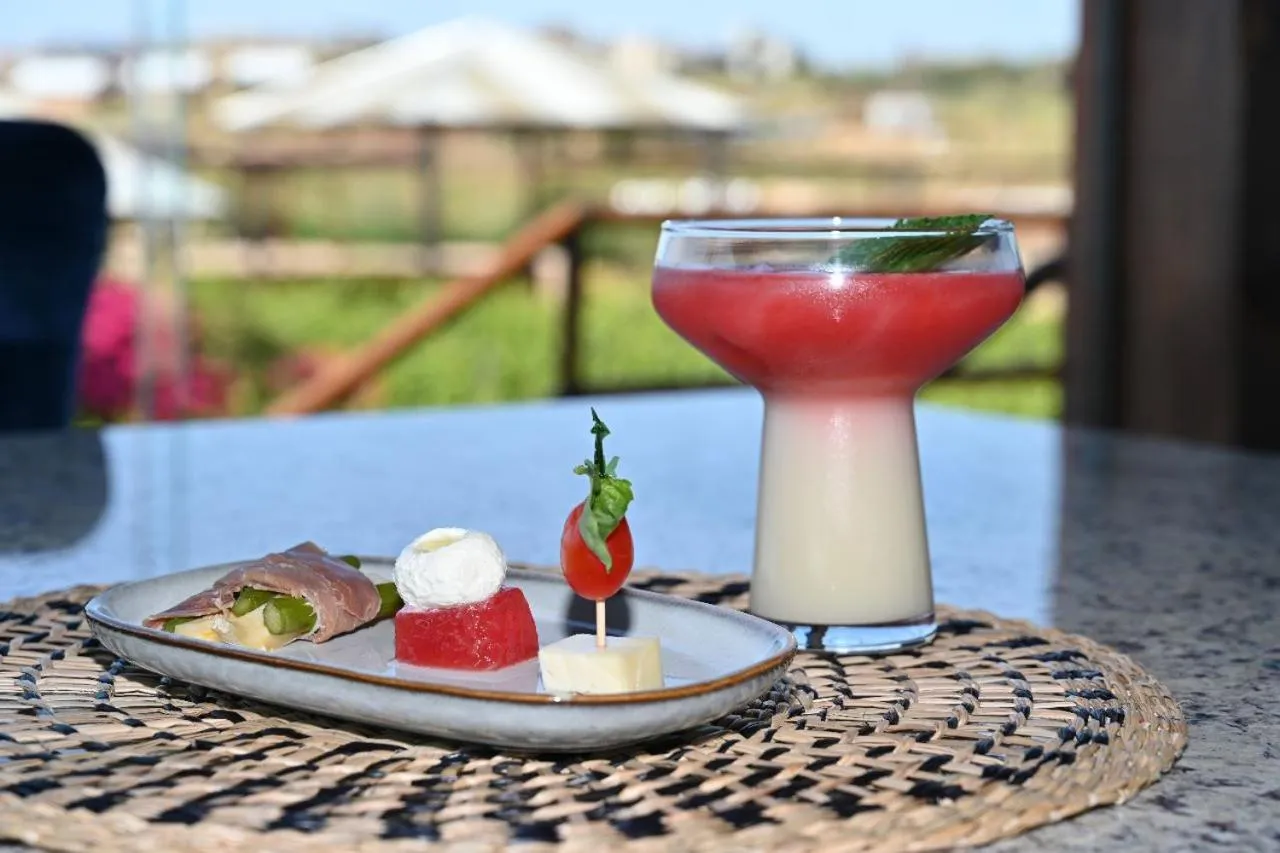 Lounge or bar in Don Tomas Viñedo cabañas