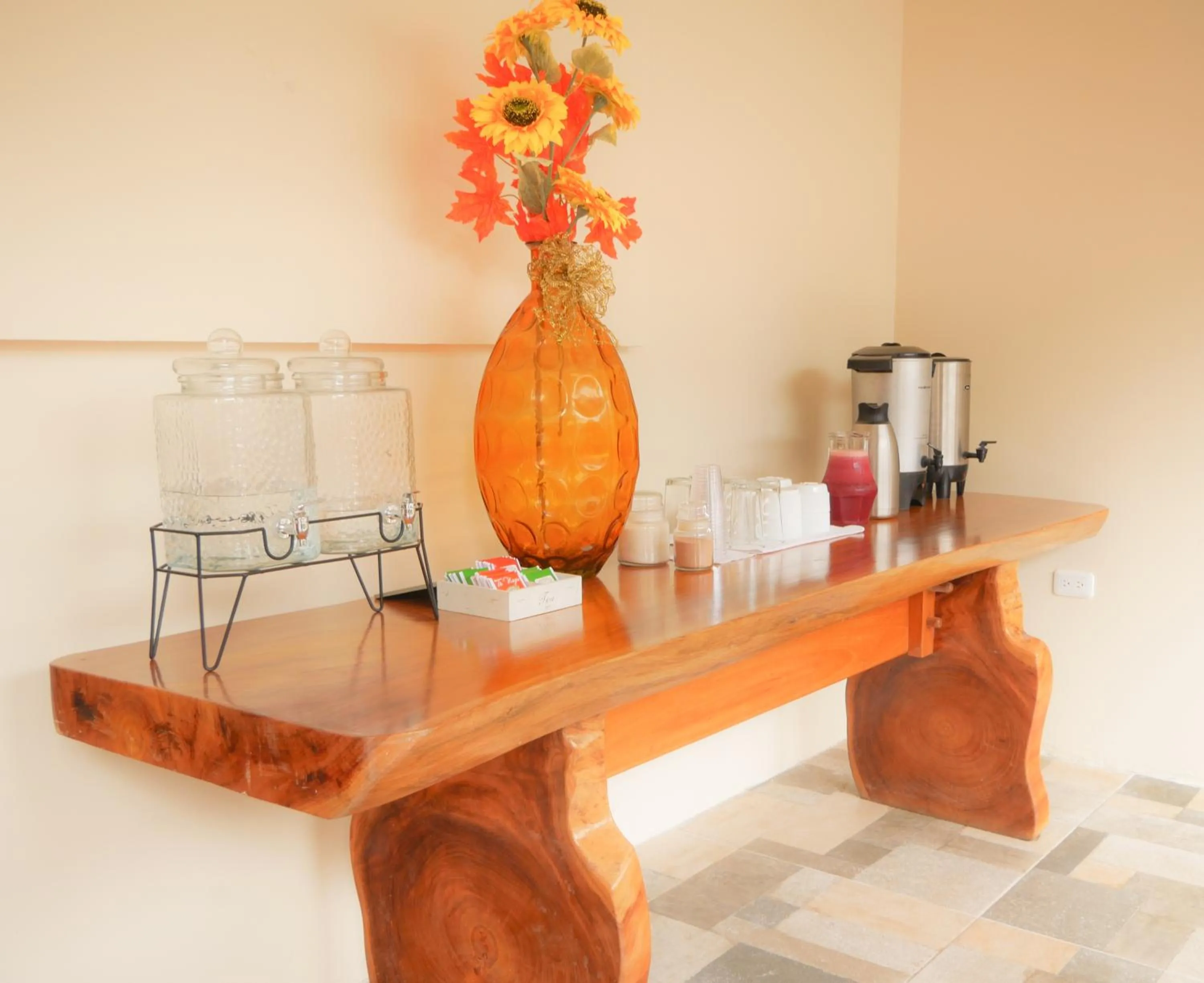 Dining area in Hostal España