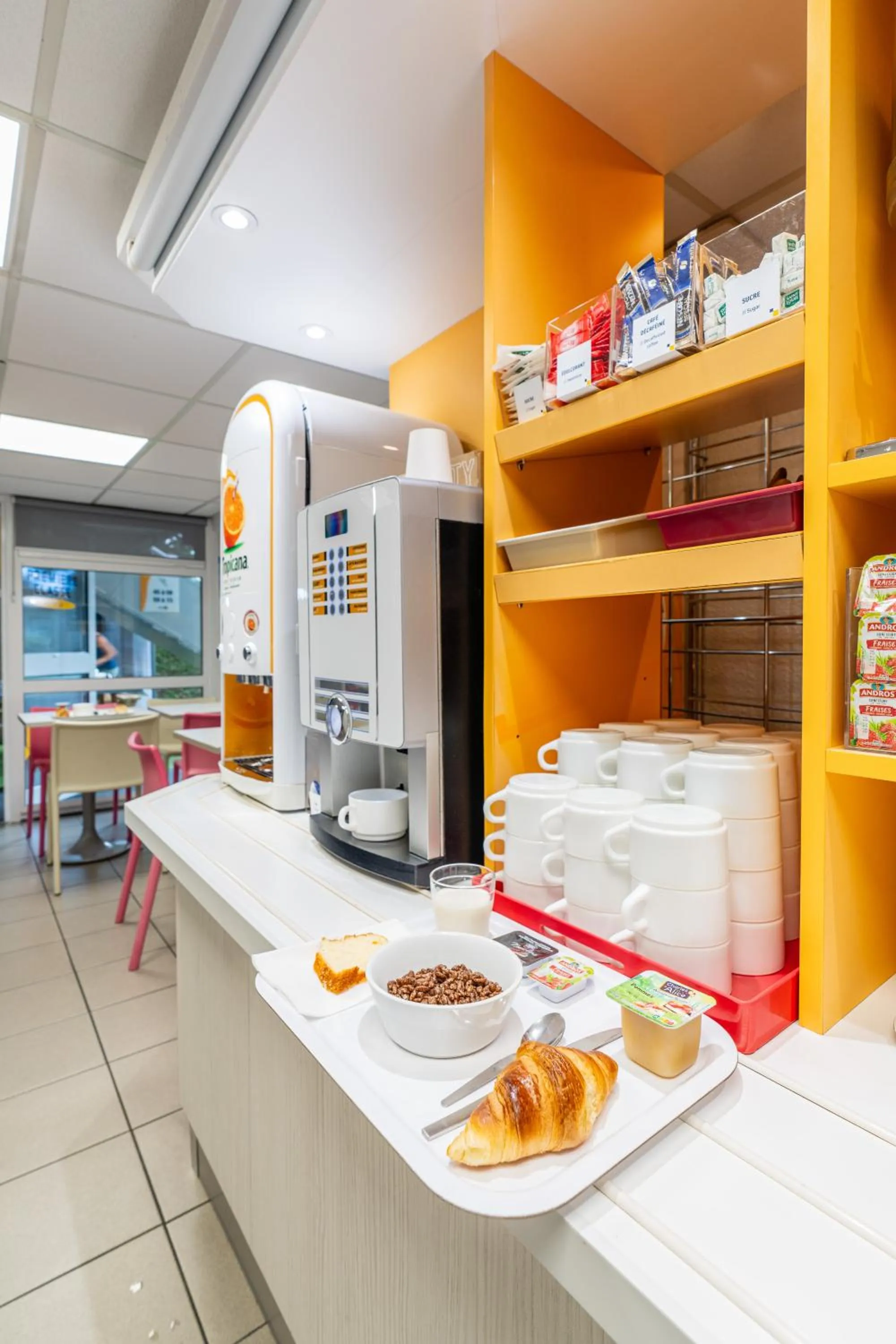 Restaurant/places to eat in Premiere Classe Deauville Touques