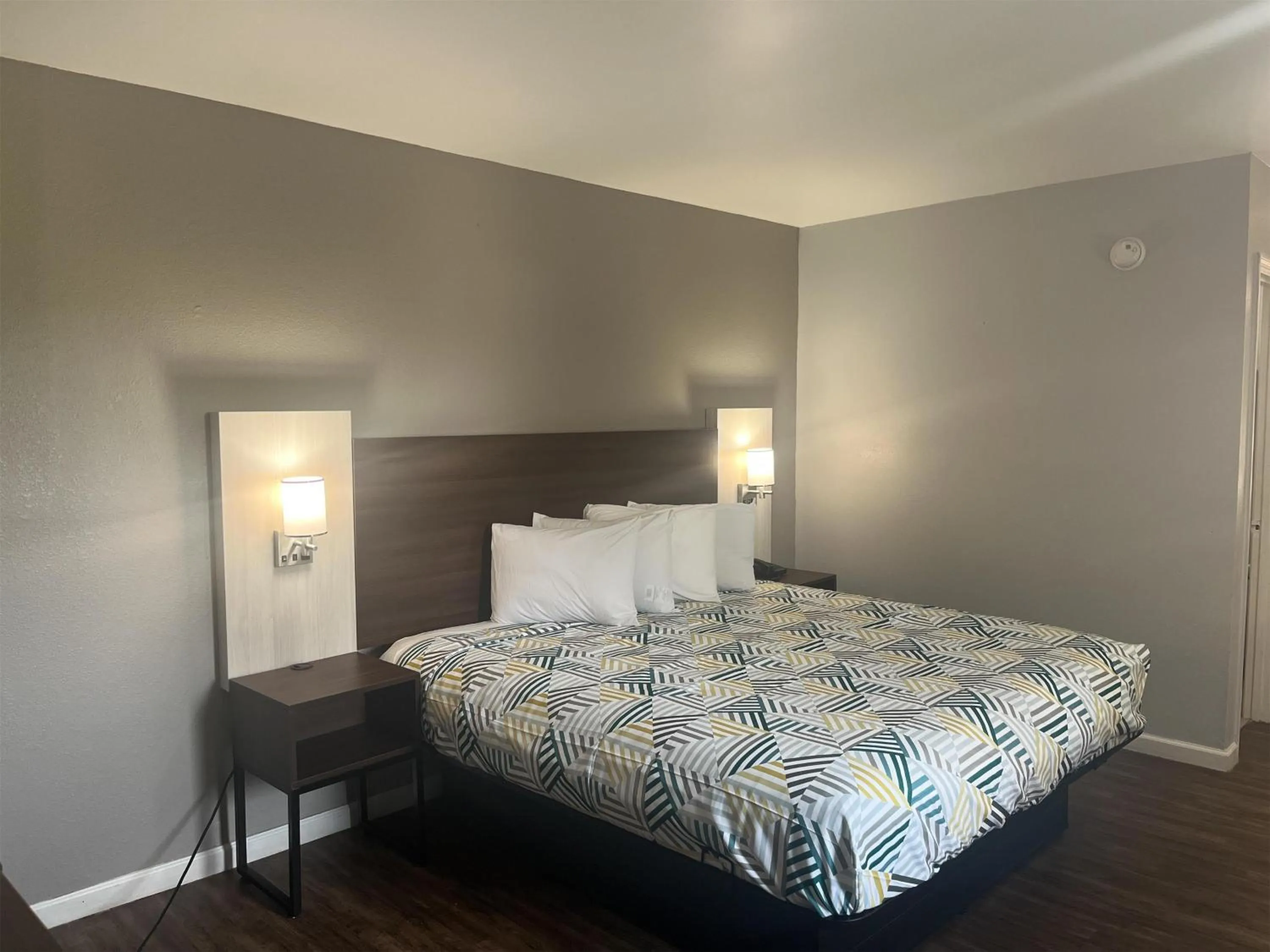 Bedroom, Bed in Motel 6 Saint George, SC – I-95