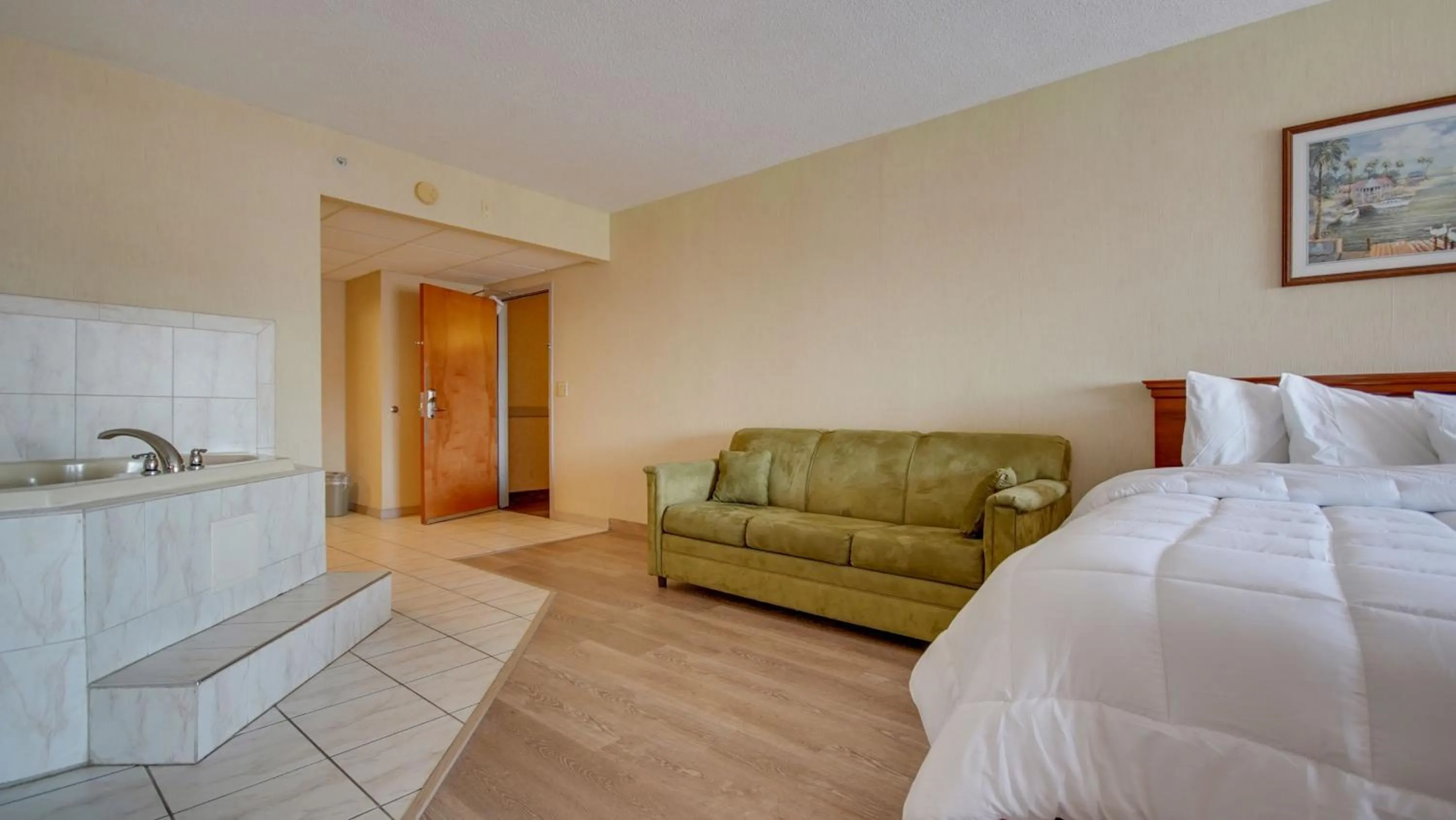 Hot Tub, Bed in Ocean 1 Hotel & Suites Ocean City