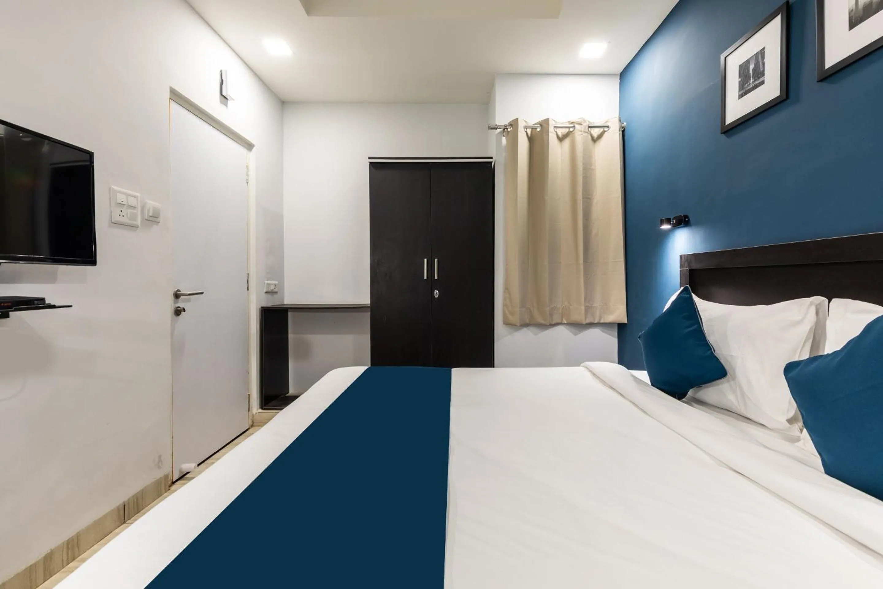 Bedroom, Bed in SILVERKEY FUSION STAYS