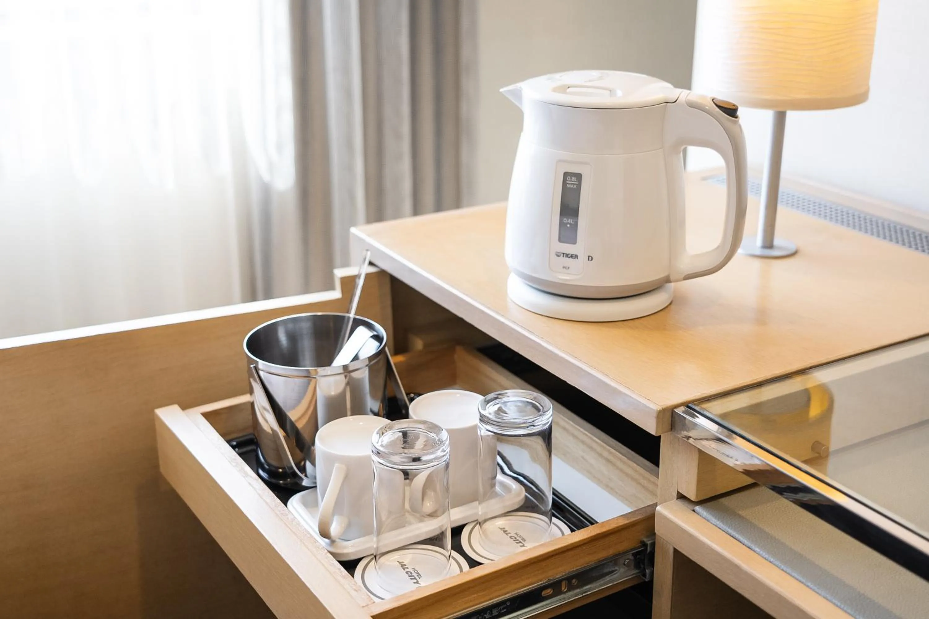 Coffee/tea facilities in Hotel JAL City Kannai Yokohama