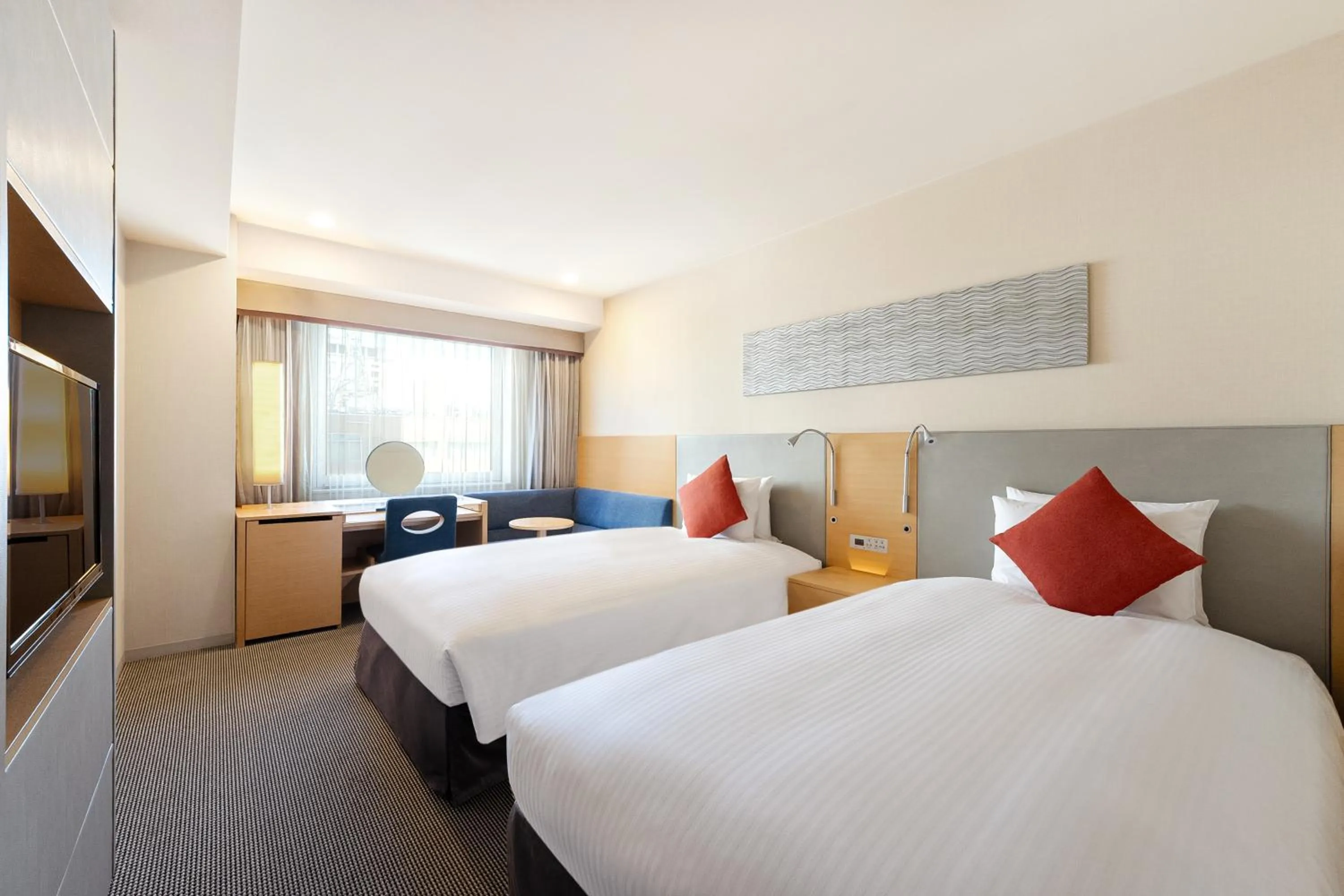 Photo of the whole room, Bed in Hotel JAL City Kannai Yokohama