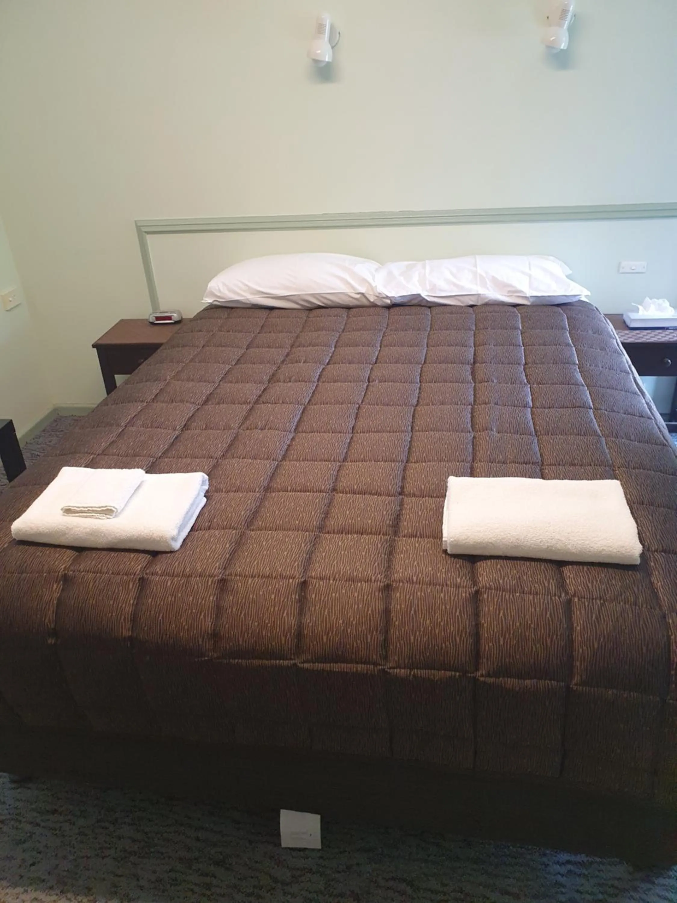 Bed in Lake Forbes Motel