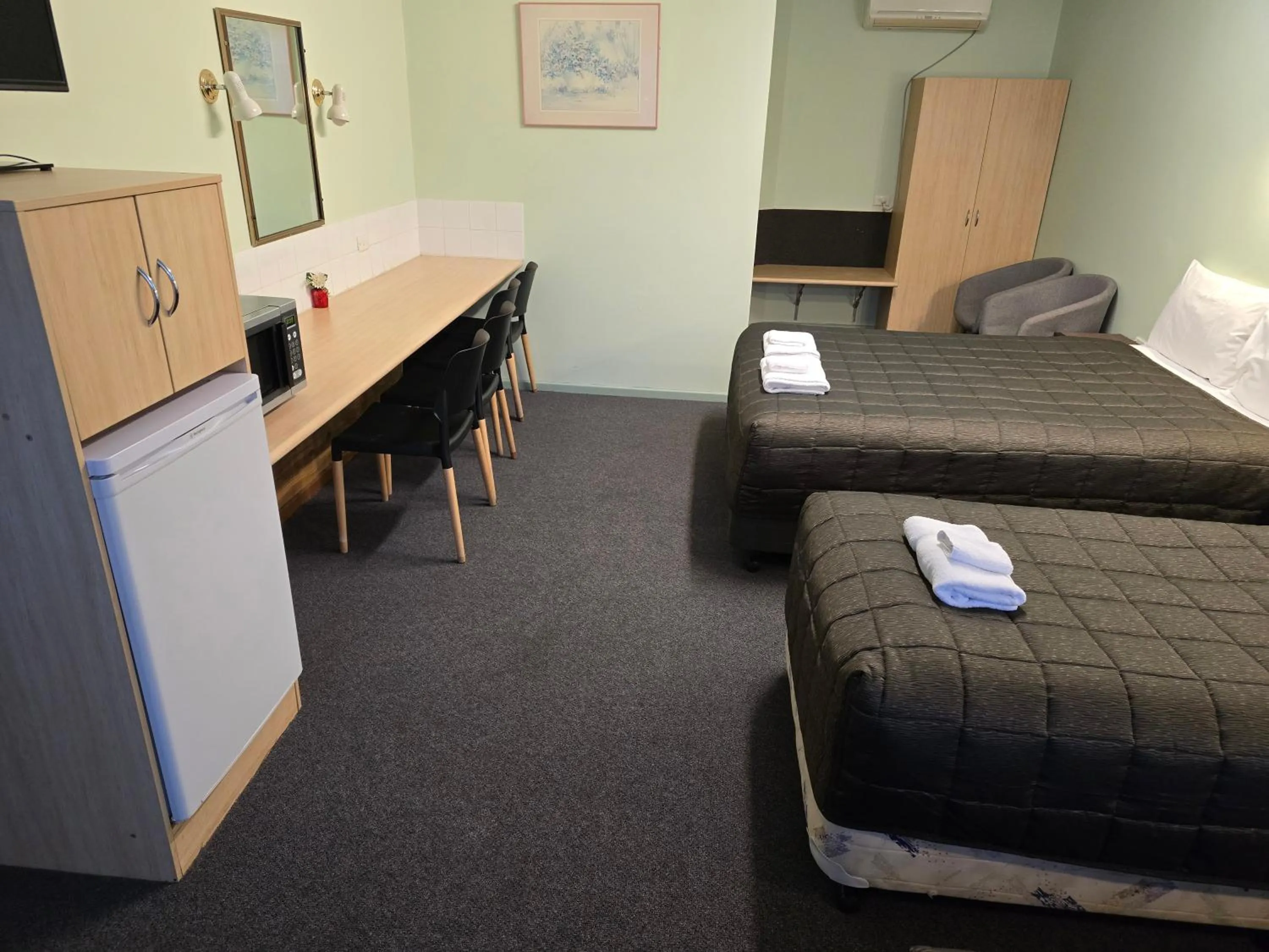 Bed in Lake Forbes Motel