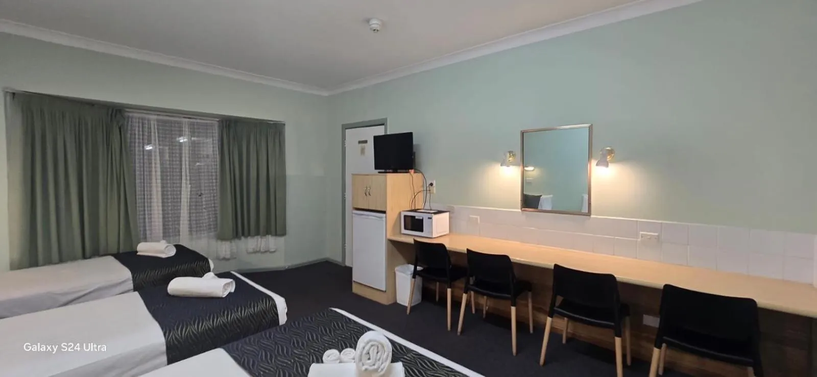 Bed in Lake Forbes Motel