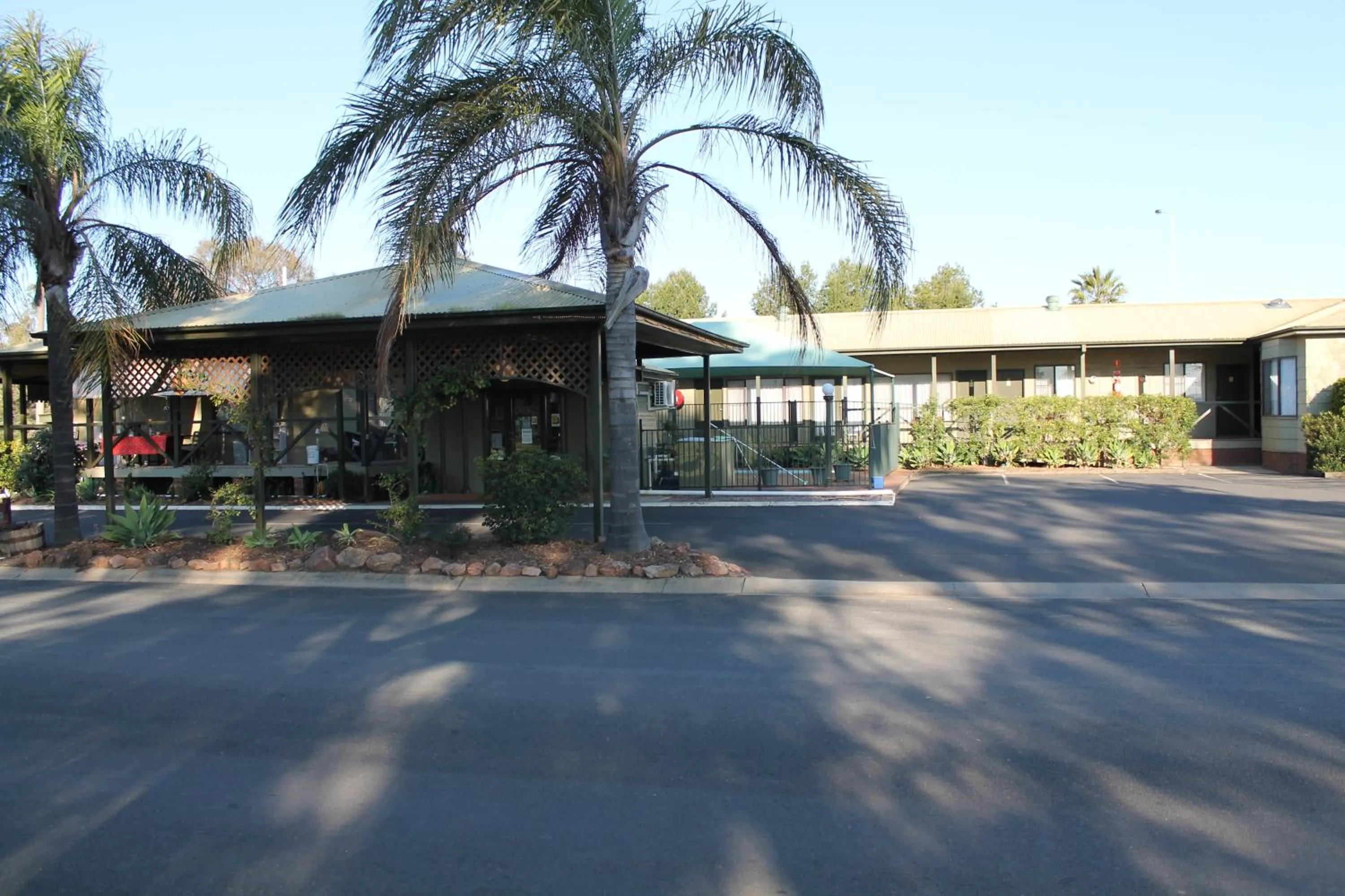 Property building in Lake Forbes Motel