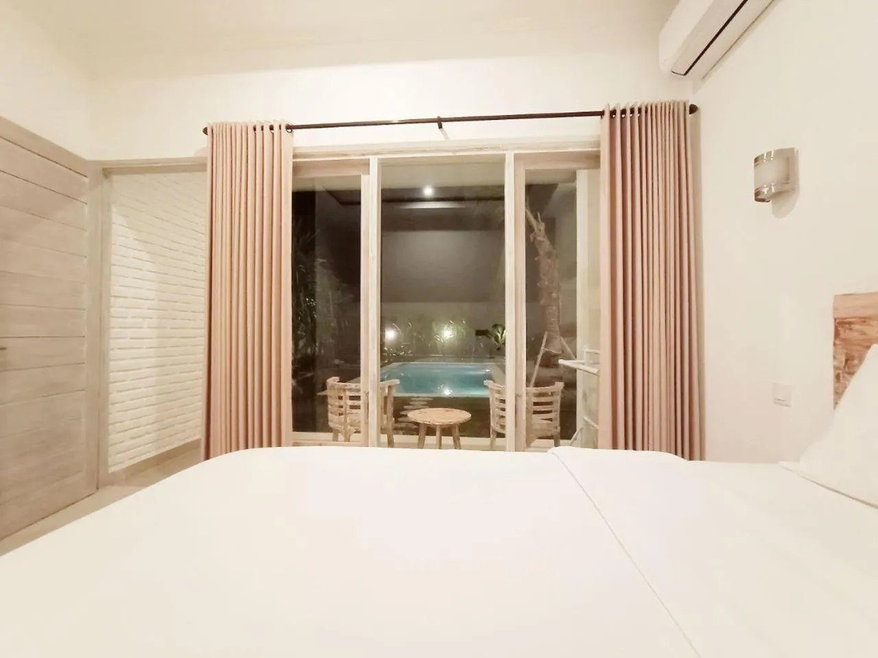 Facade/entrance, Bed in Berawa Dini Guesthouse