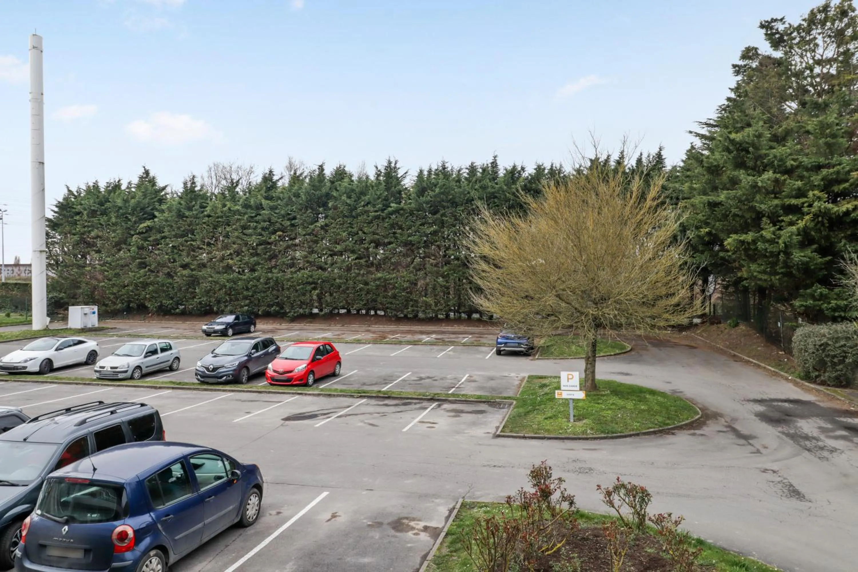 Parking in Première Classe Lille Sud Henin Beaumont