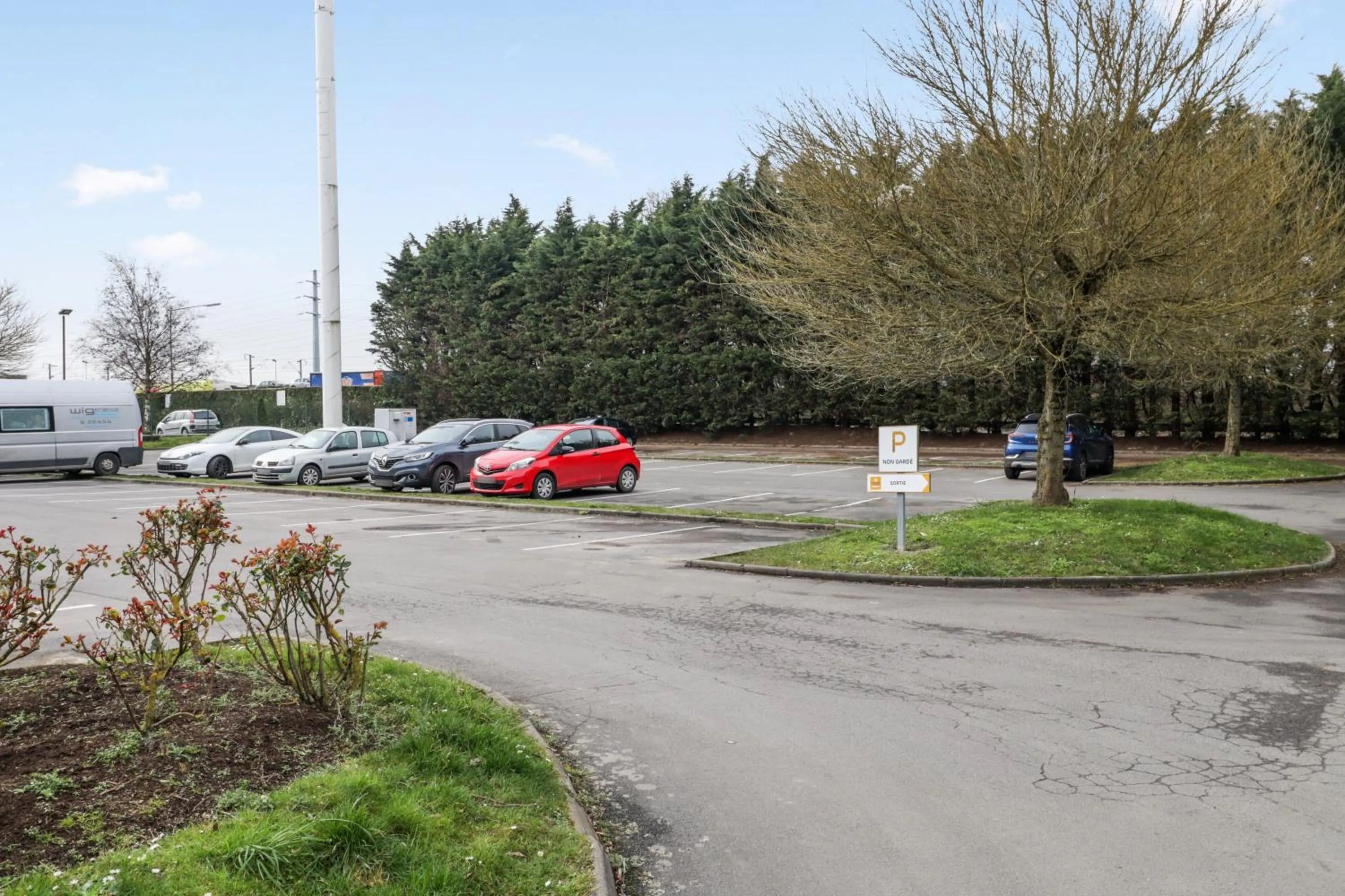 Parking in Première Classe Lille Sud Henin Beaumont