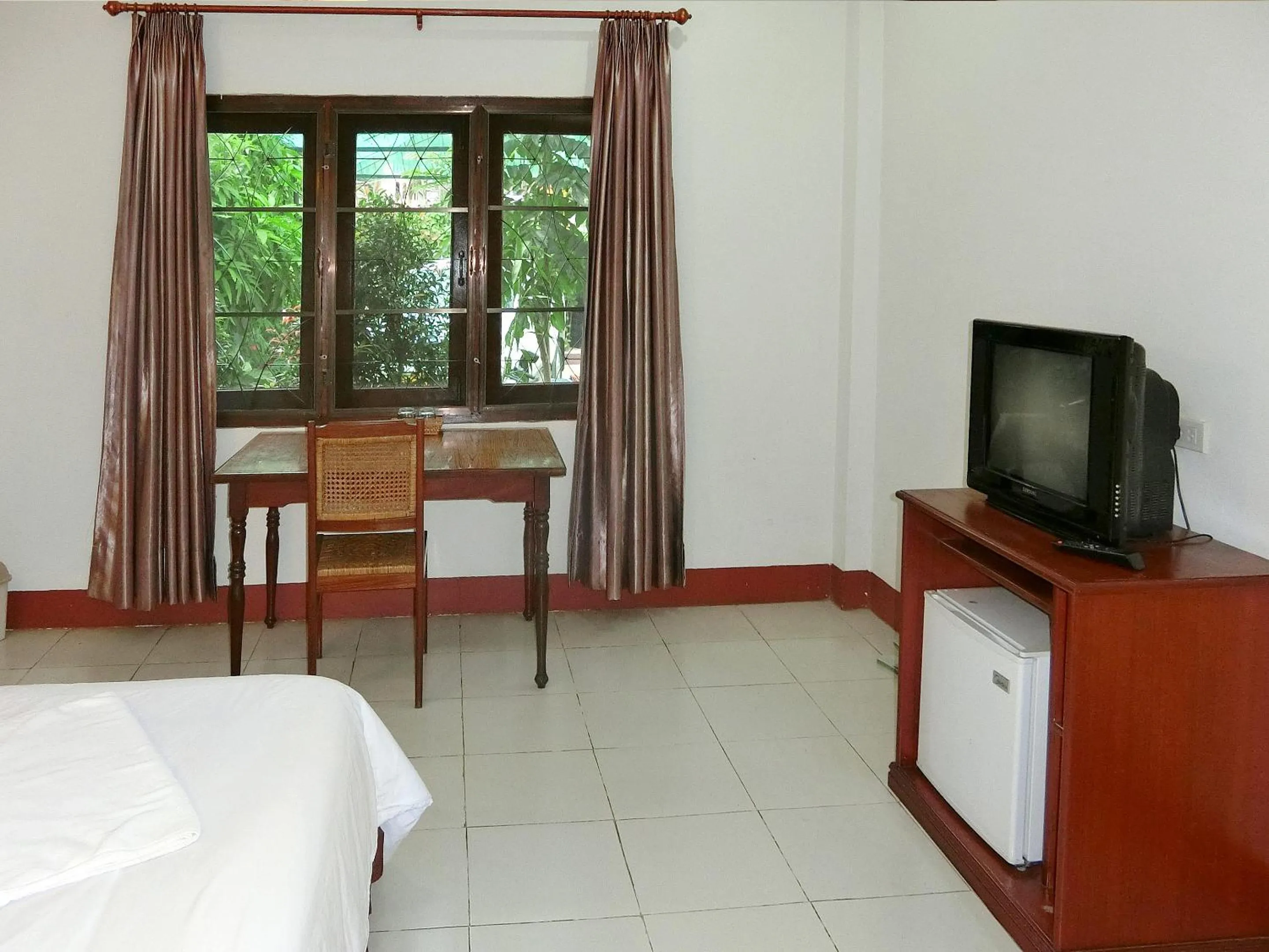 Photo of the whole room, Bed in Villa Sisavad Guesthouse
