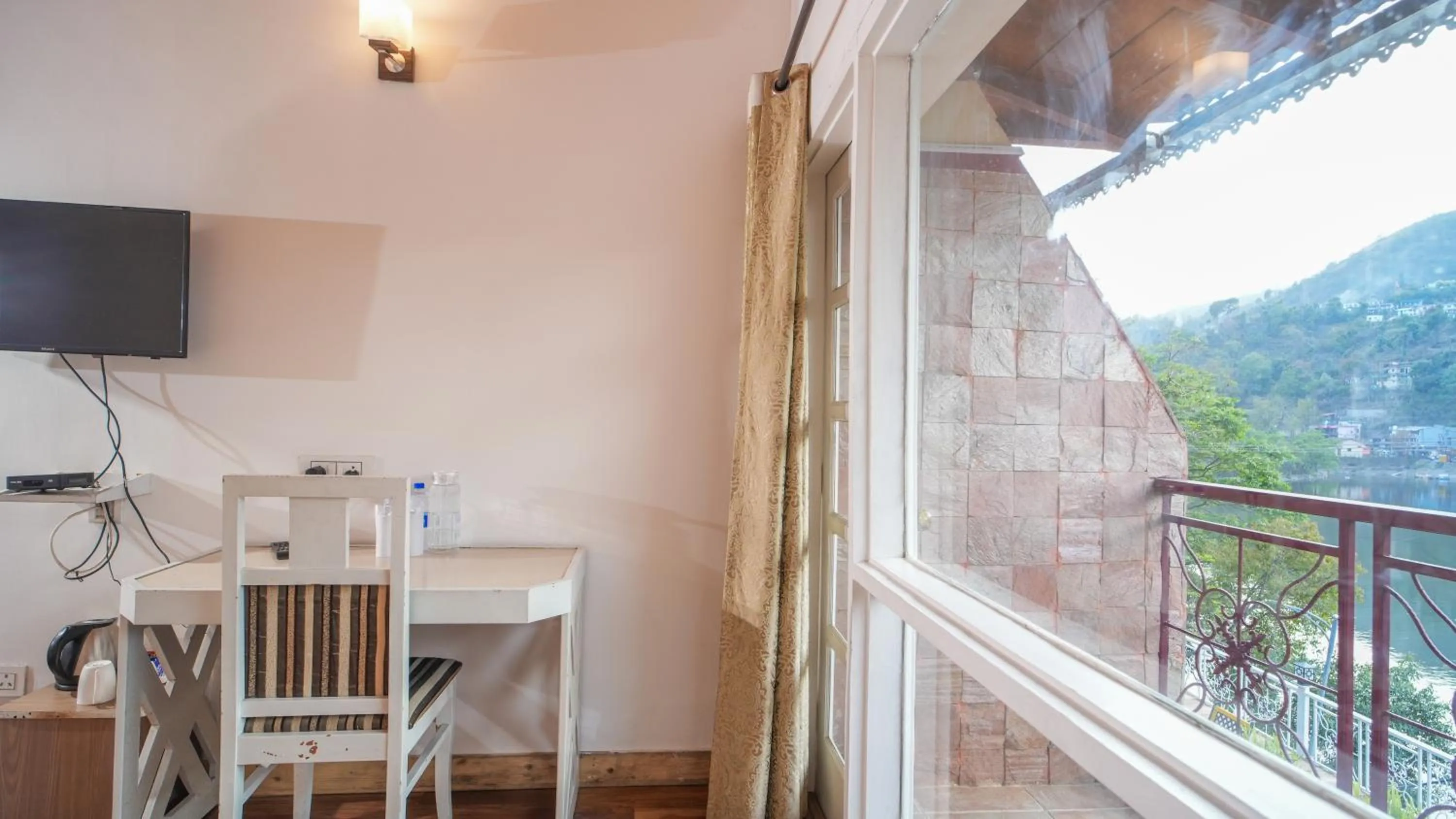 Natural landscape in Neelesh Inn- A Luxury Lake View Hotel- 20 kms from Nainital