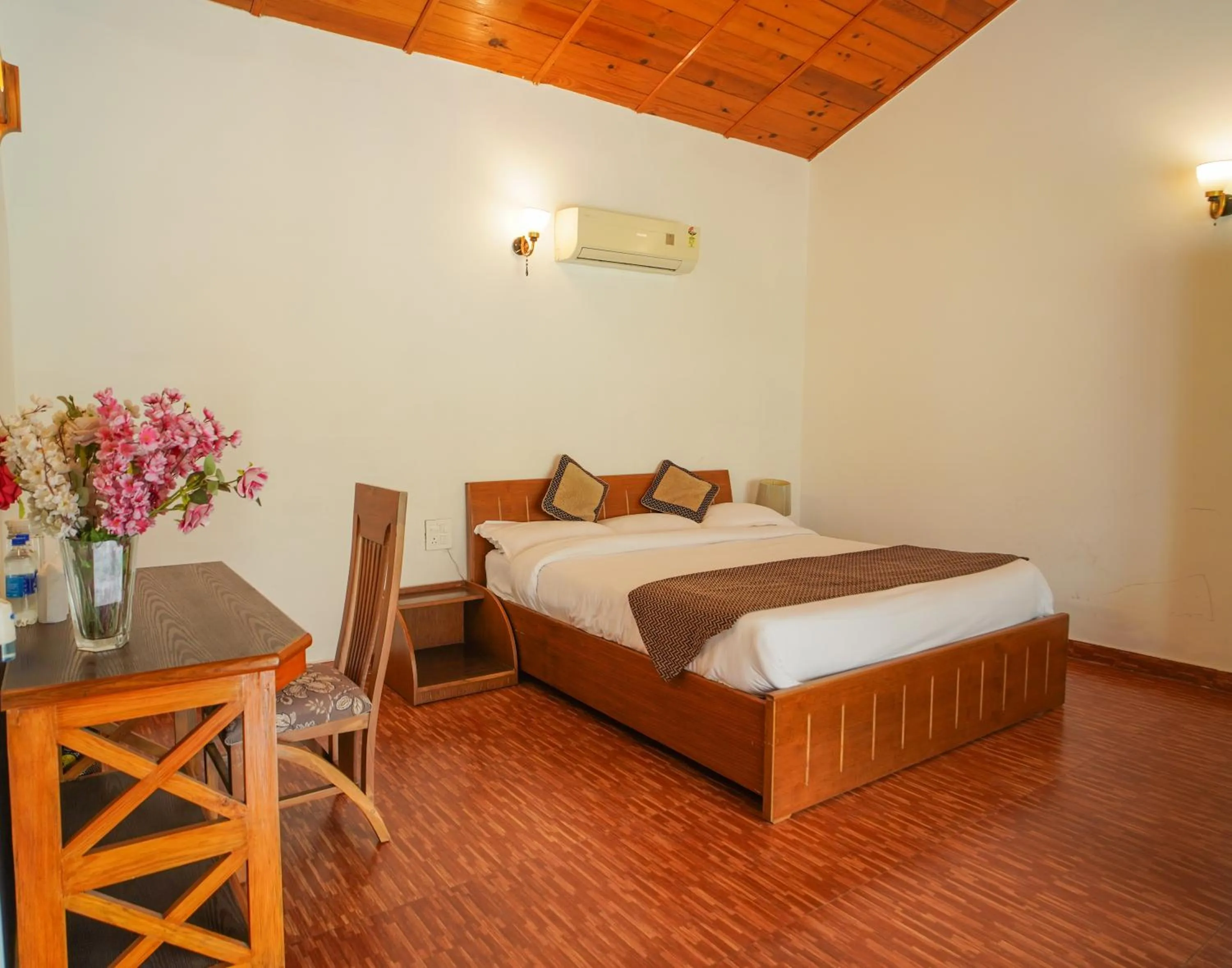 Bed in Neelesh Inn- A Luxury Lake View Hotel- 20 kms from Nainital