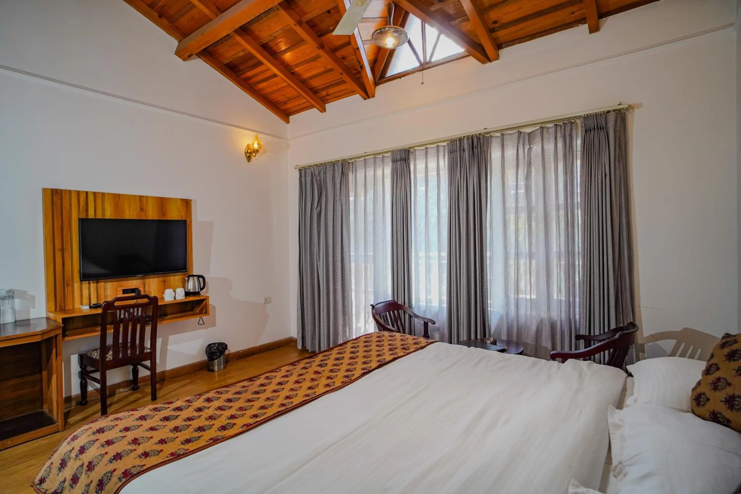 Bed in Neelesh Inn- A Luxury Lake View Hotel- 20 kms from Nainital