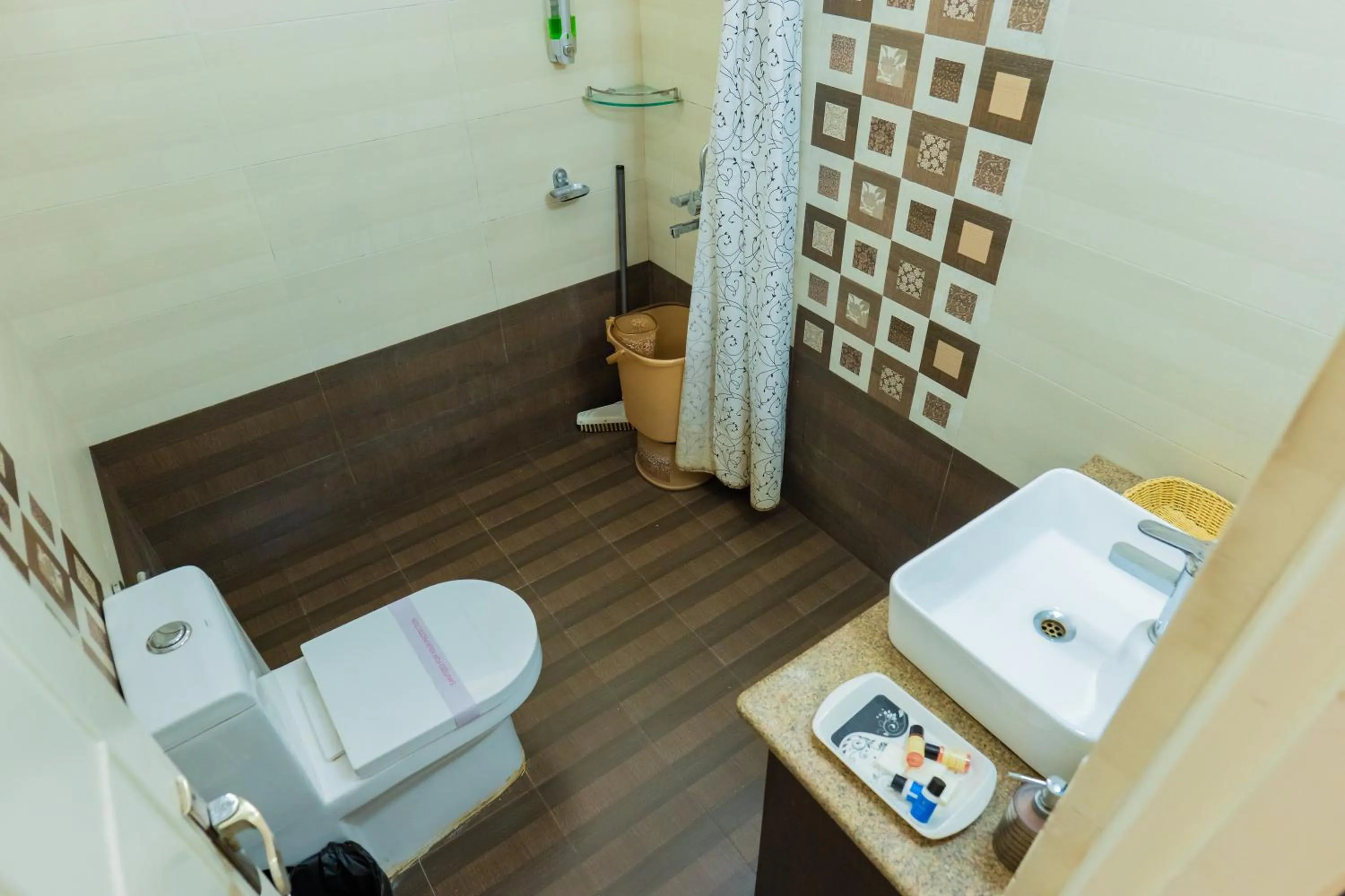 Toilet in Neelesh Inn- A Luxury Lake View Hotel- 20 kms from Nainital