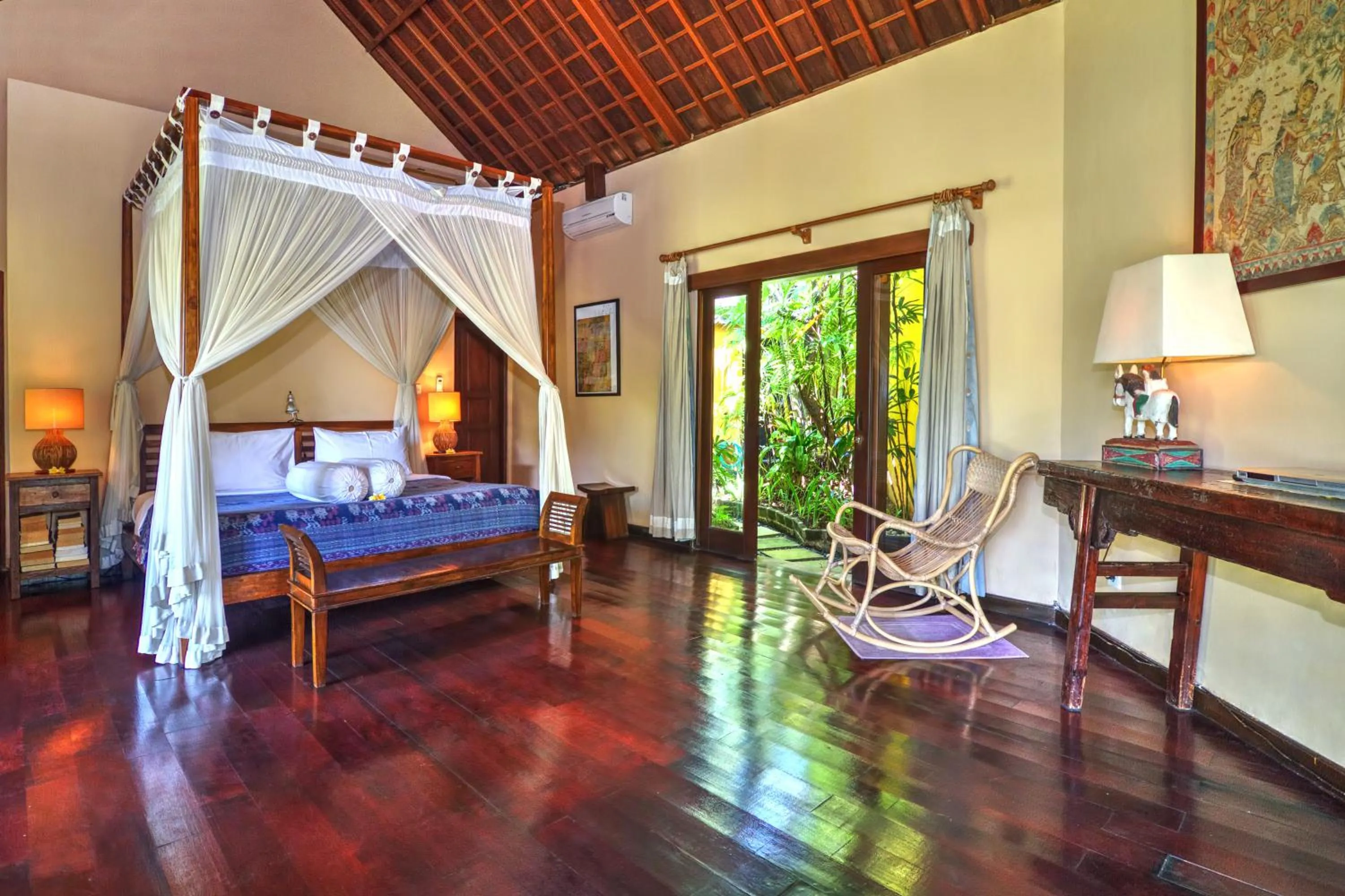 Bedroom, Bed in Villa Plawa Asri