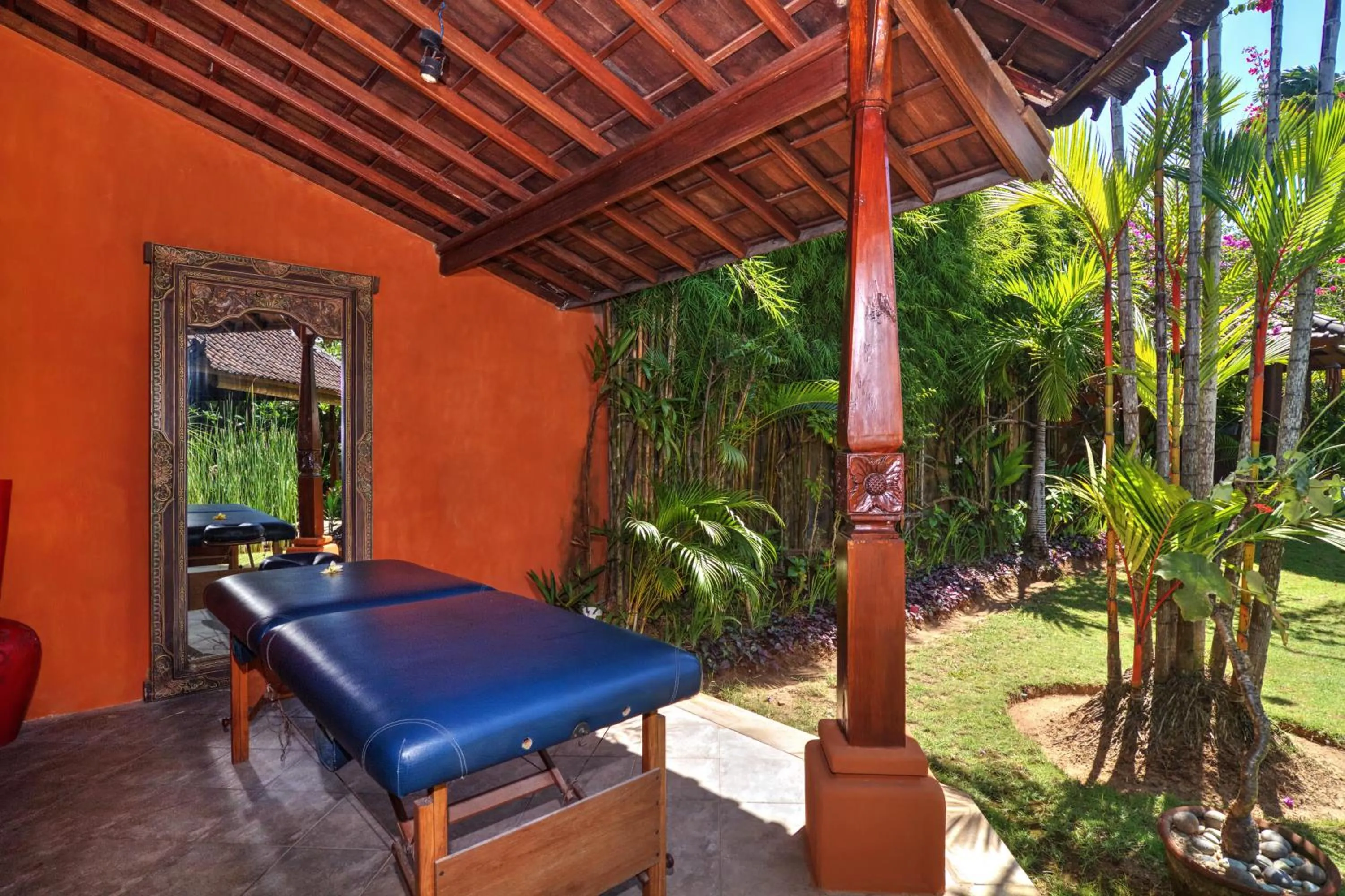 Massage in Villa Plawa Asri
