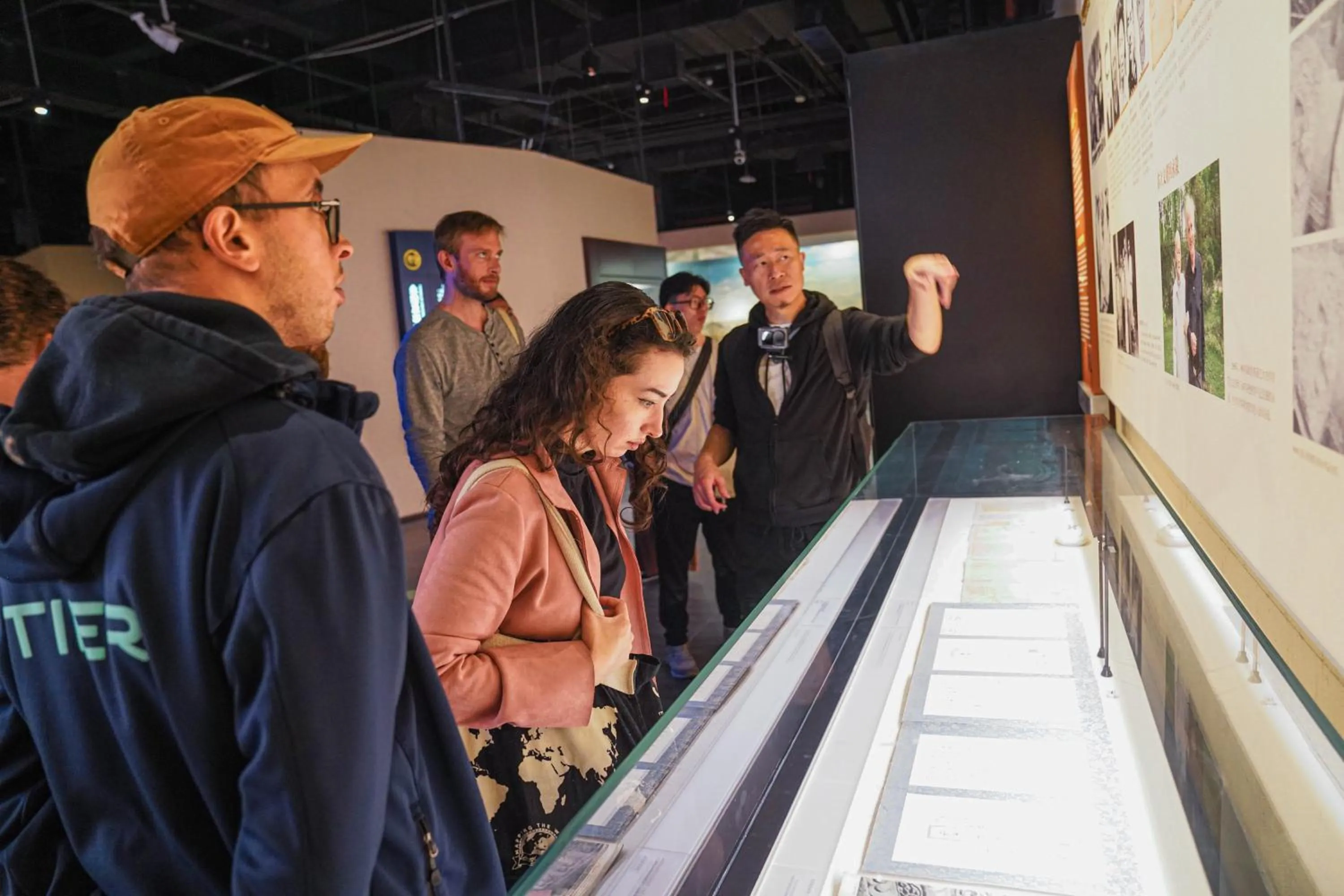 Hiking in Chengdu Mix Hostel