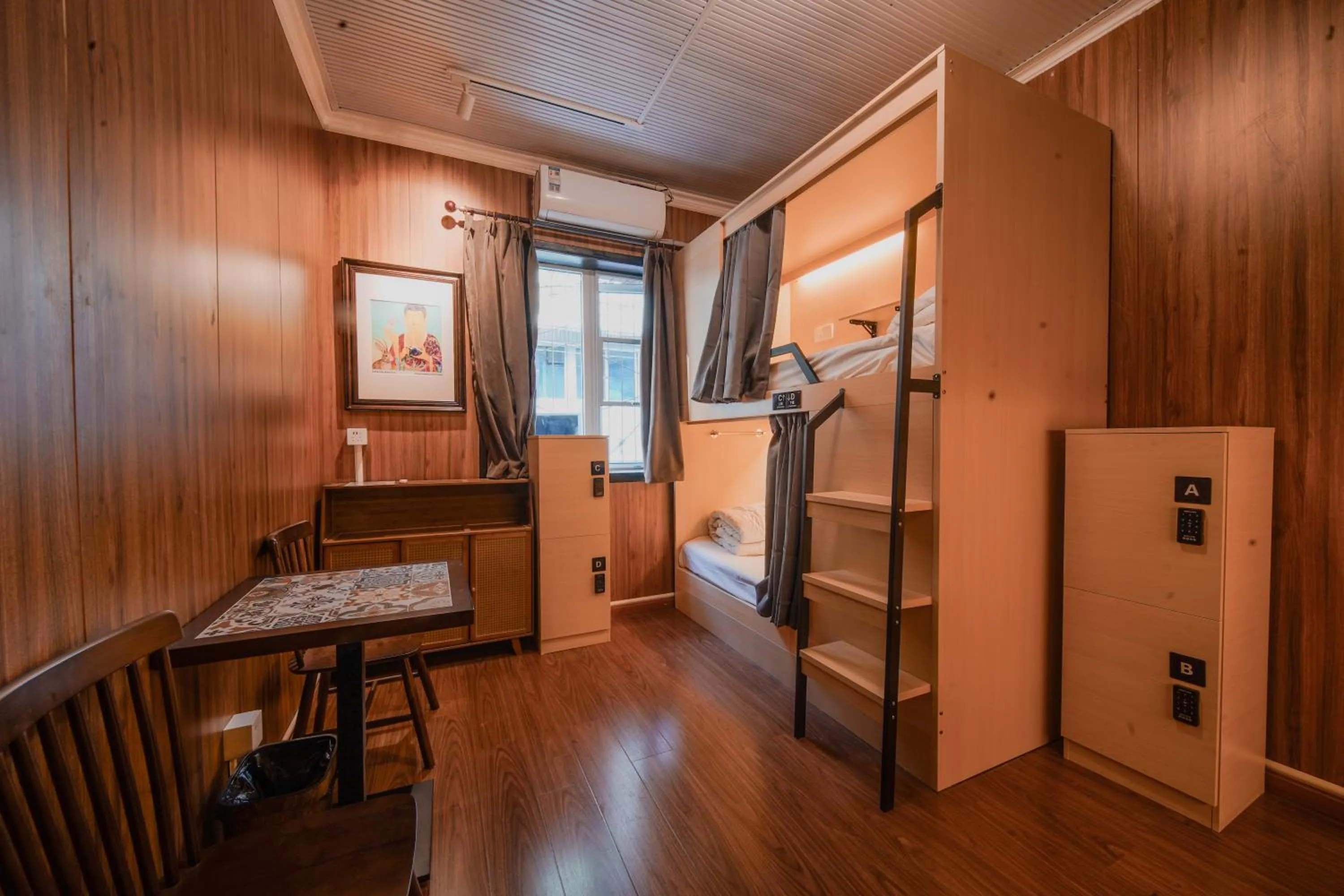 bunk bed in POSHPACKER - Chengdu Mix Hostel - Cicada Zen Yard