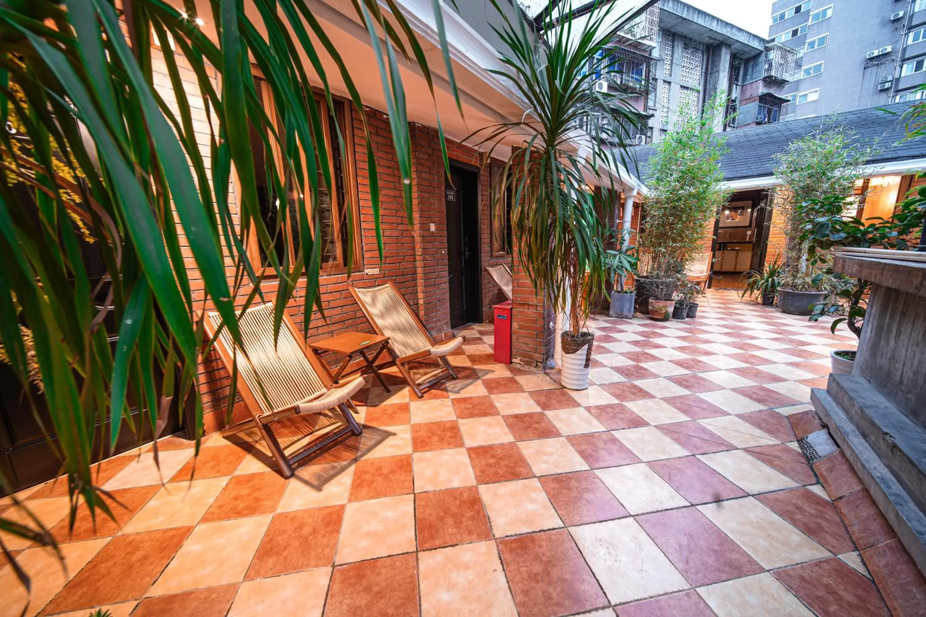 Twin Room with Terrace in POSHPACKER - Chengdu Mix Hostel - Cicada Zen Yard Twin Room with Terrace in POSHPACKER - Chengdu Mix Hostel - Cicada Zen Yard