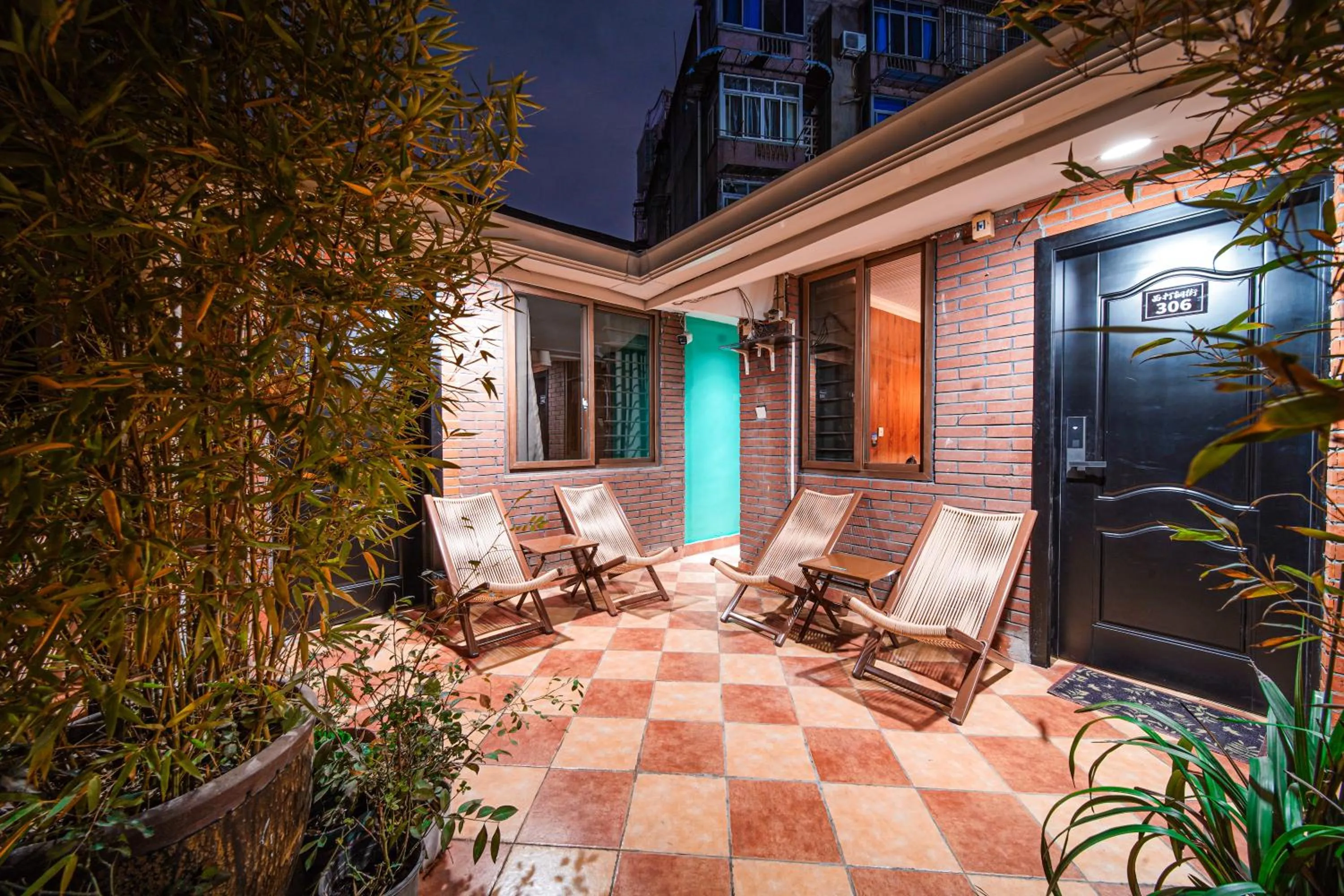 Property building in POSHPACKER - Chengdu Mix Hostel - Cicada Zen Yard