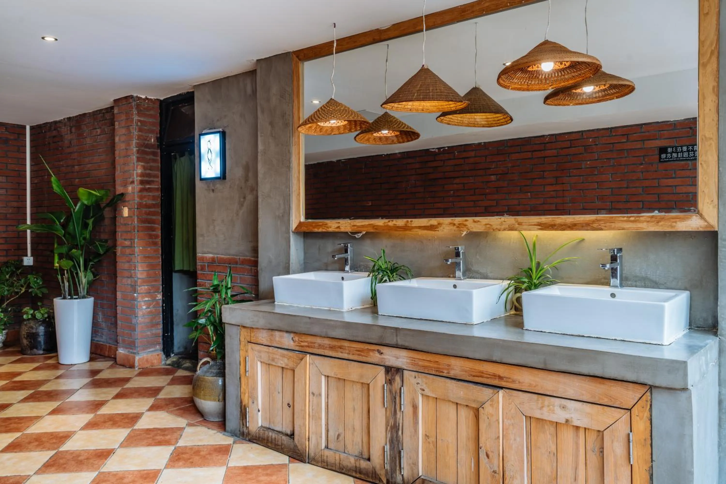 Public Bath in Chengdu Mix Hostel