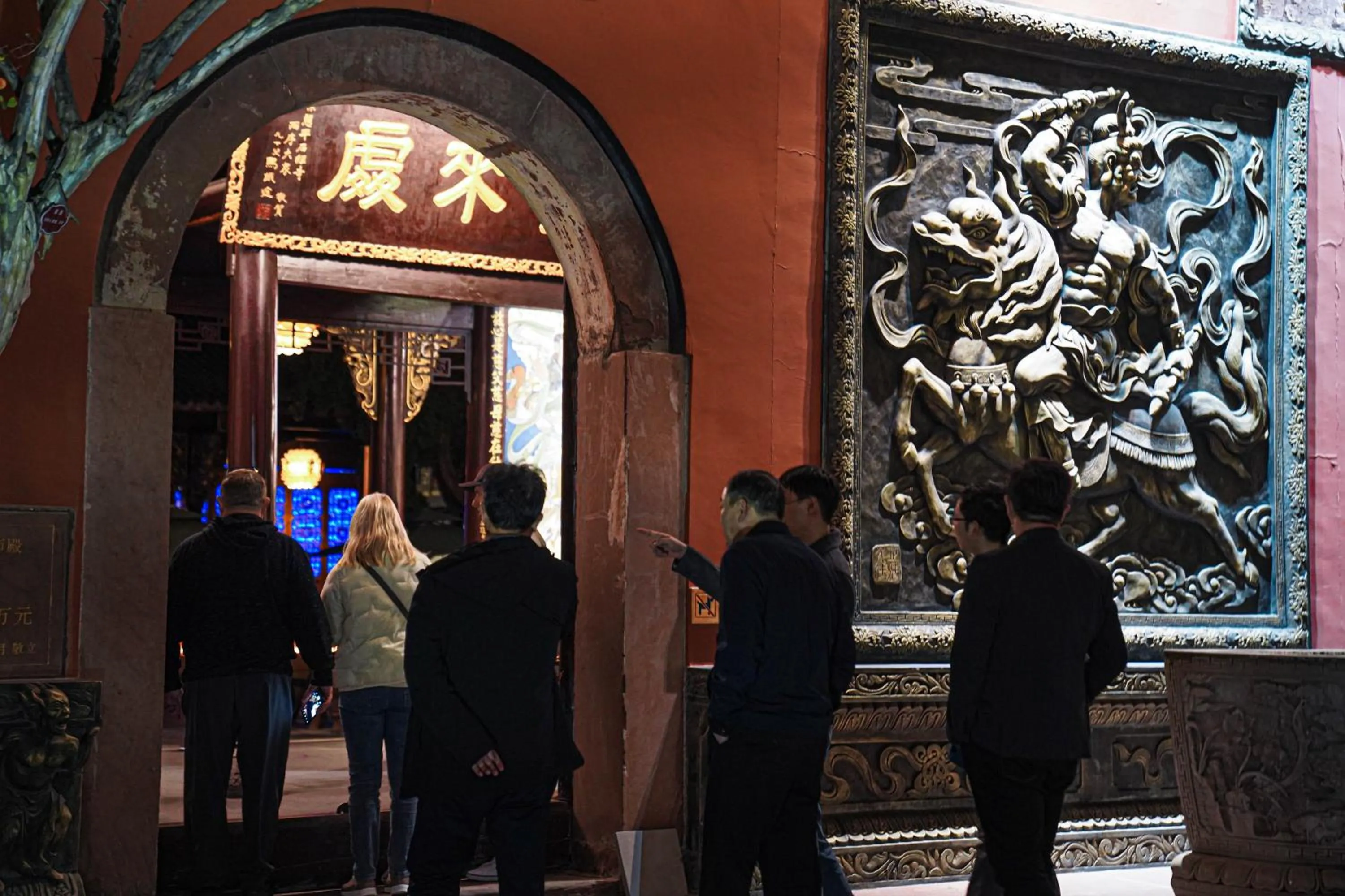 Hiking in Chengdu Mix Hostel