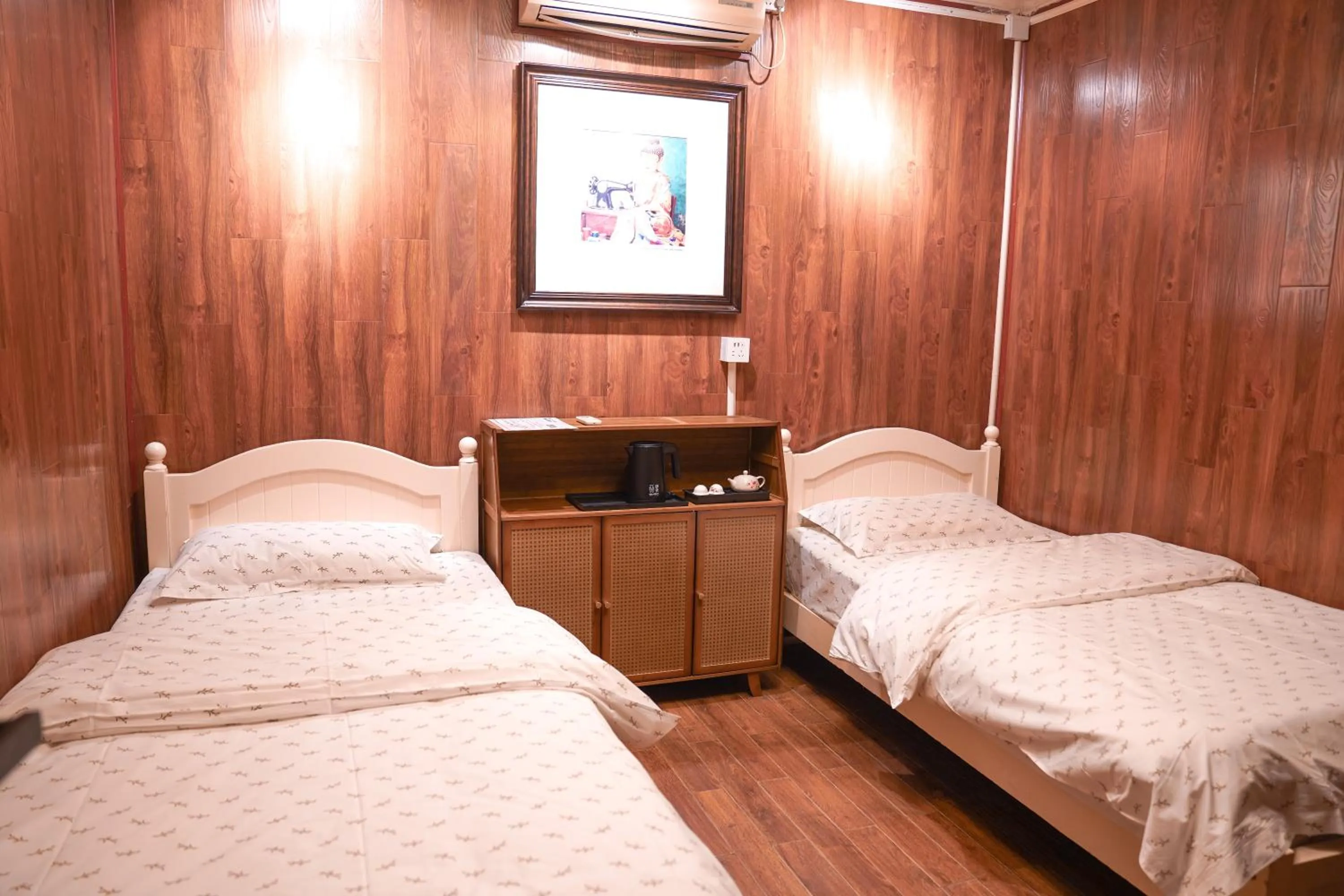 Bedroom, Bed in POSHPACKER - Chengdu Mix Hostel - Cicada Zen Yard