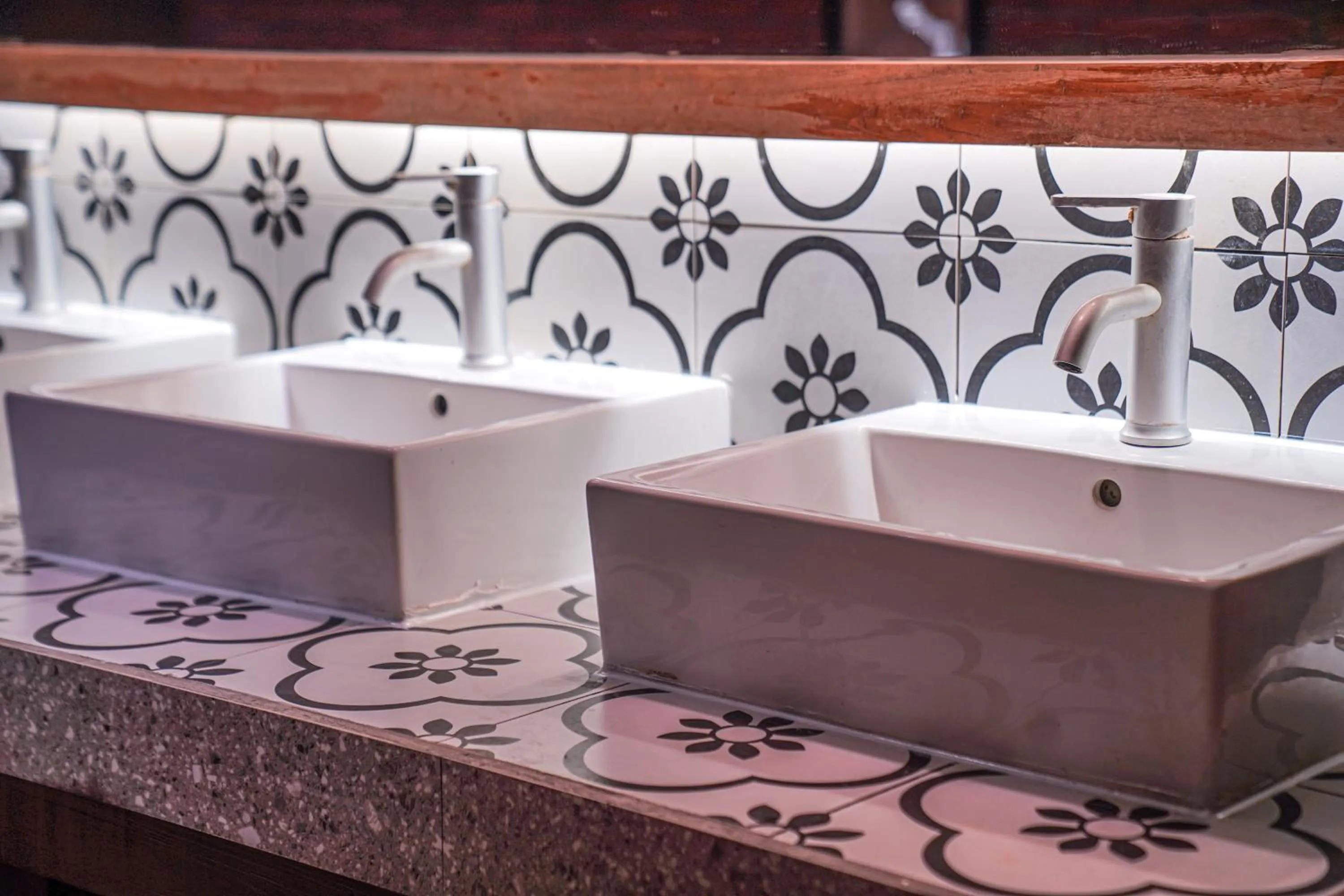 Bathroom in POSHPACKER - Chengdu Mix Hostel - Cicada Zen Yard