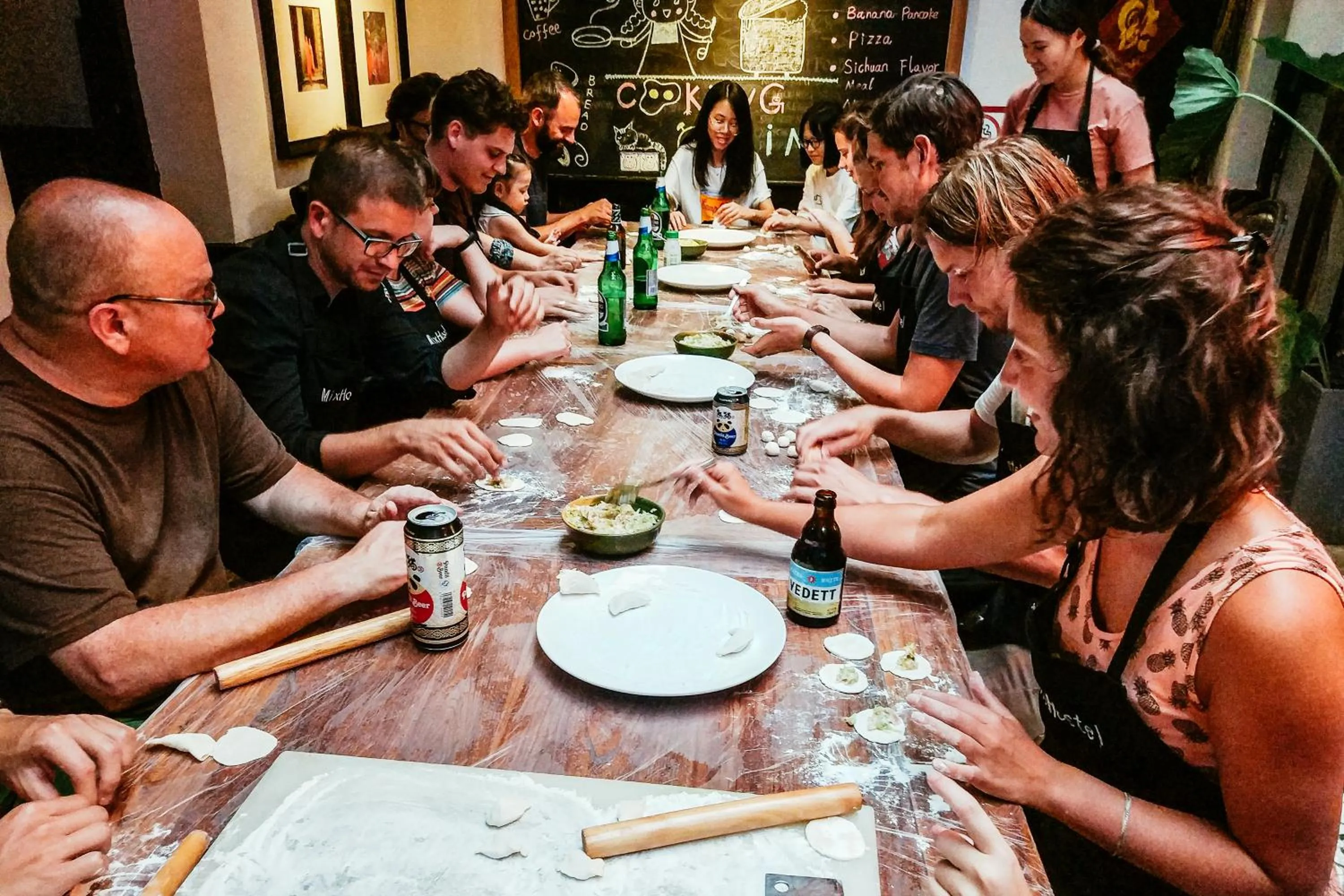 Communal lounge/ TV room in Chengdu Mix Hostel