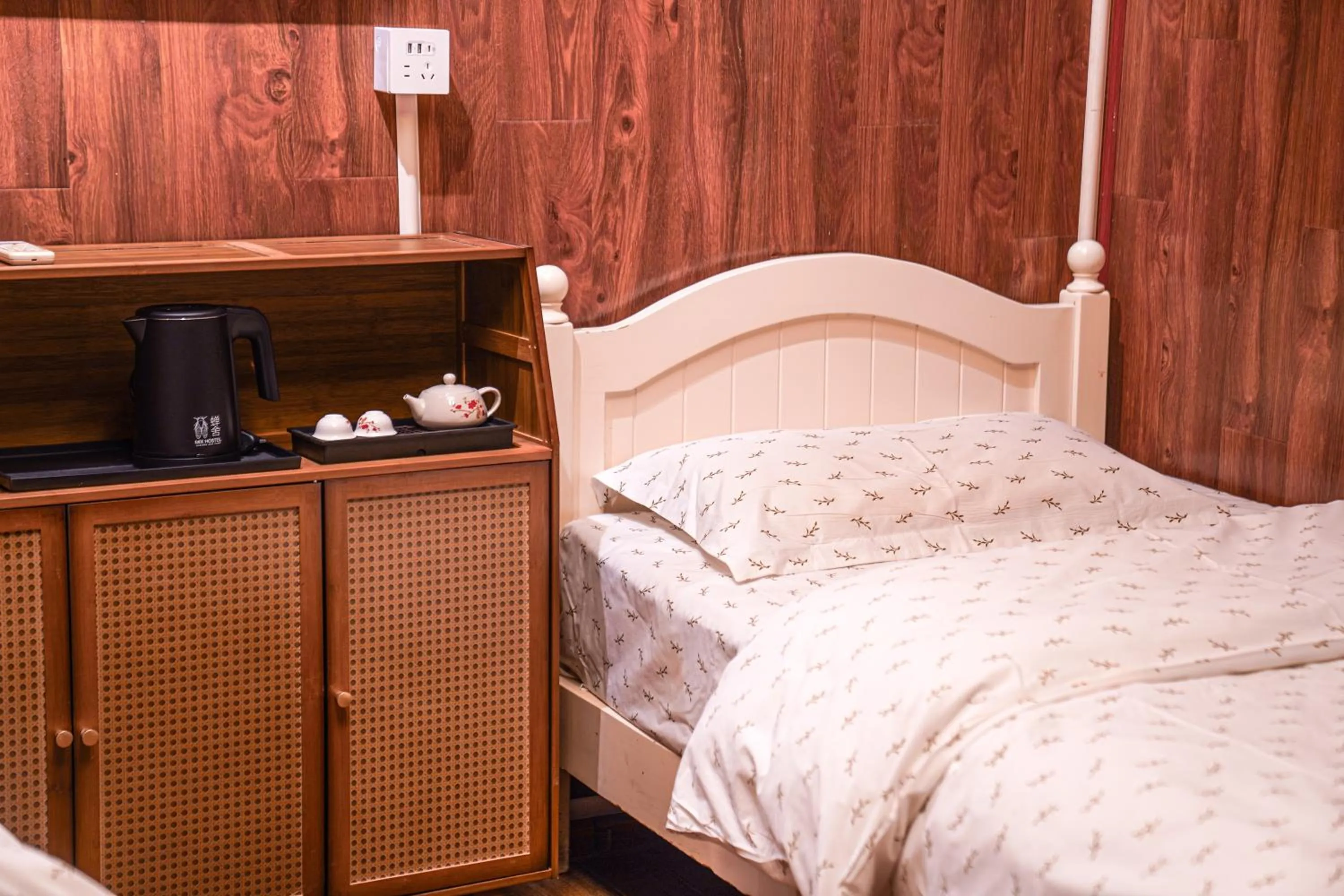 Bedroom, Bed in POSHPACKER - Chengdu Mix Hostel - Cicada Zen Yard