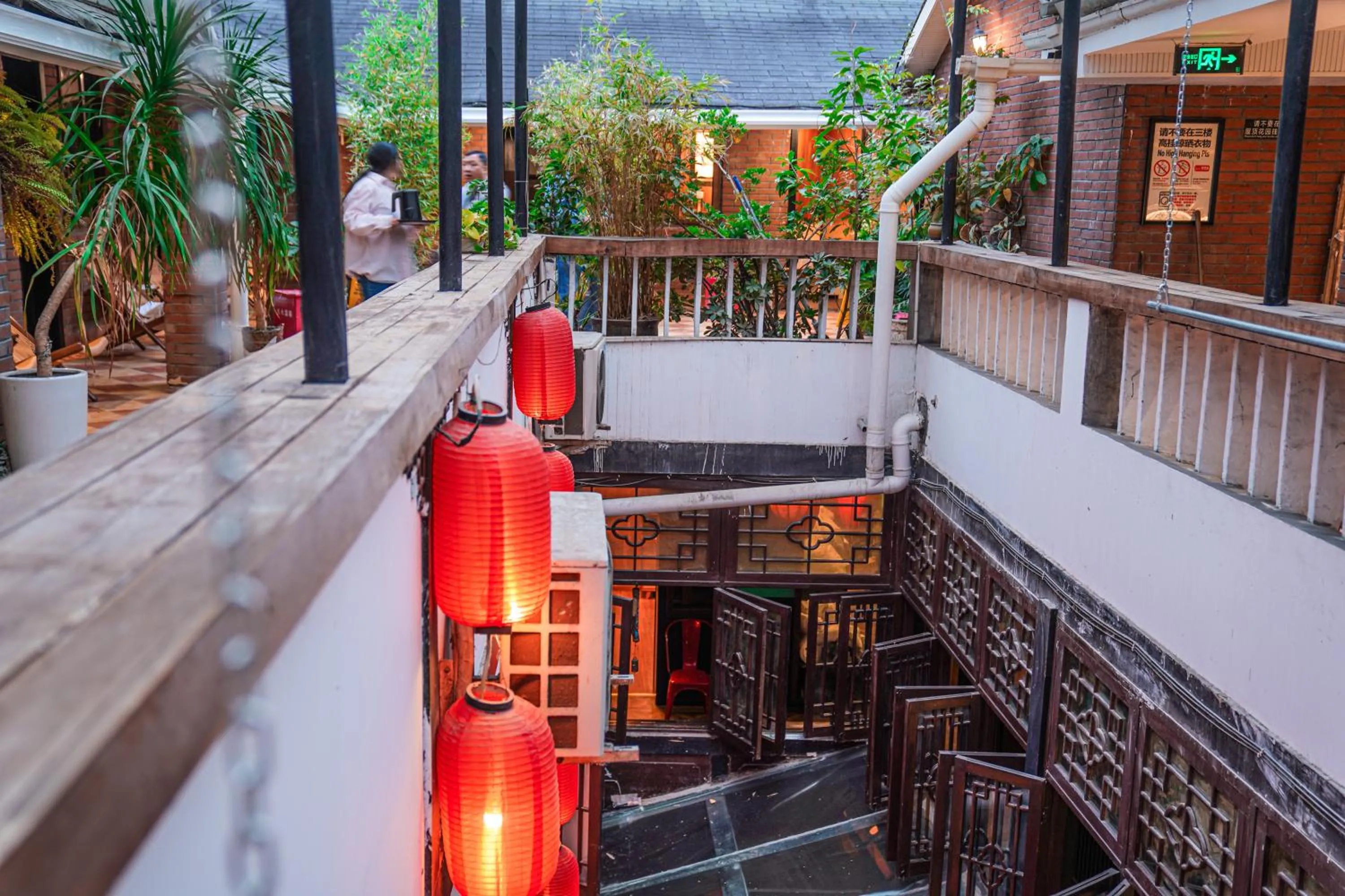 Property building in POSHPACKER - Chengdu Mix Hostel - Cicada Zen Yard