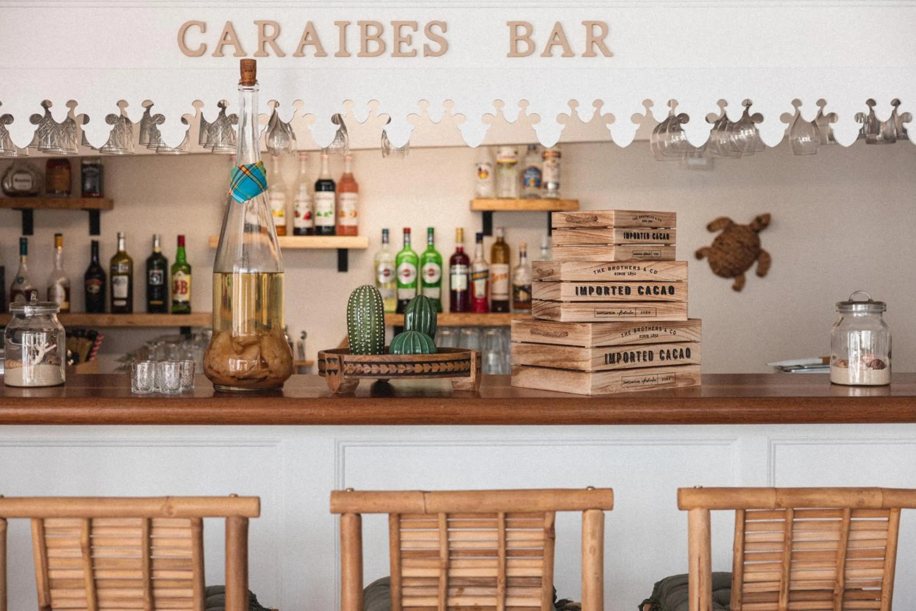 Lounge or bar in Hôtel La Villa Juan Beach