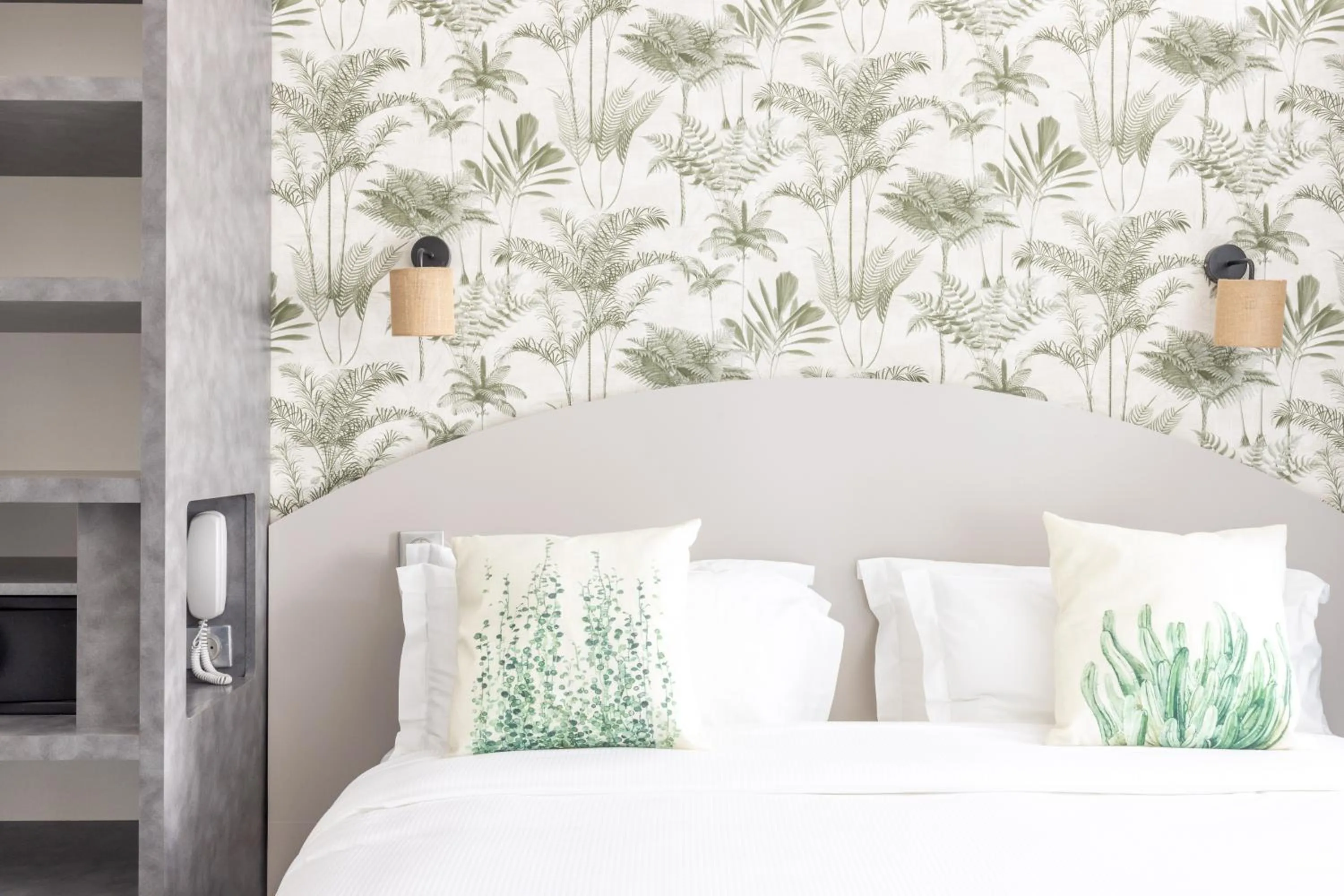 Bed in Hôtel La Villa Juan Beach